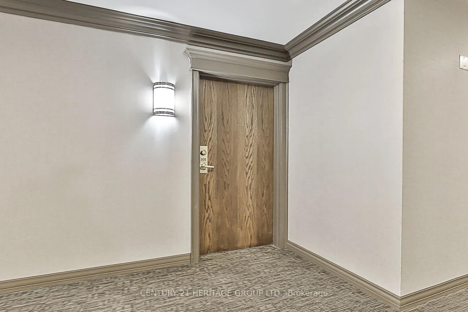 8 Maison Parc Court, #305