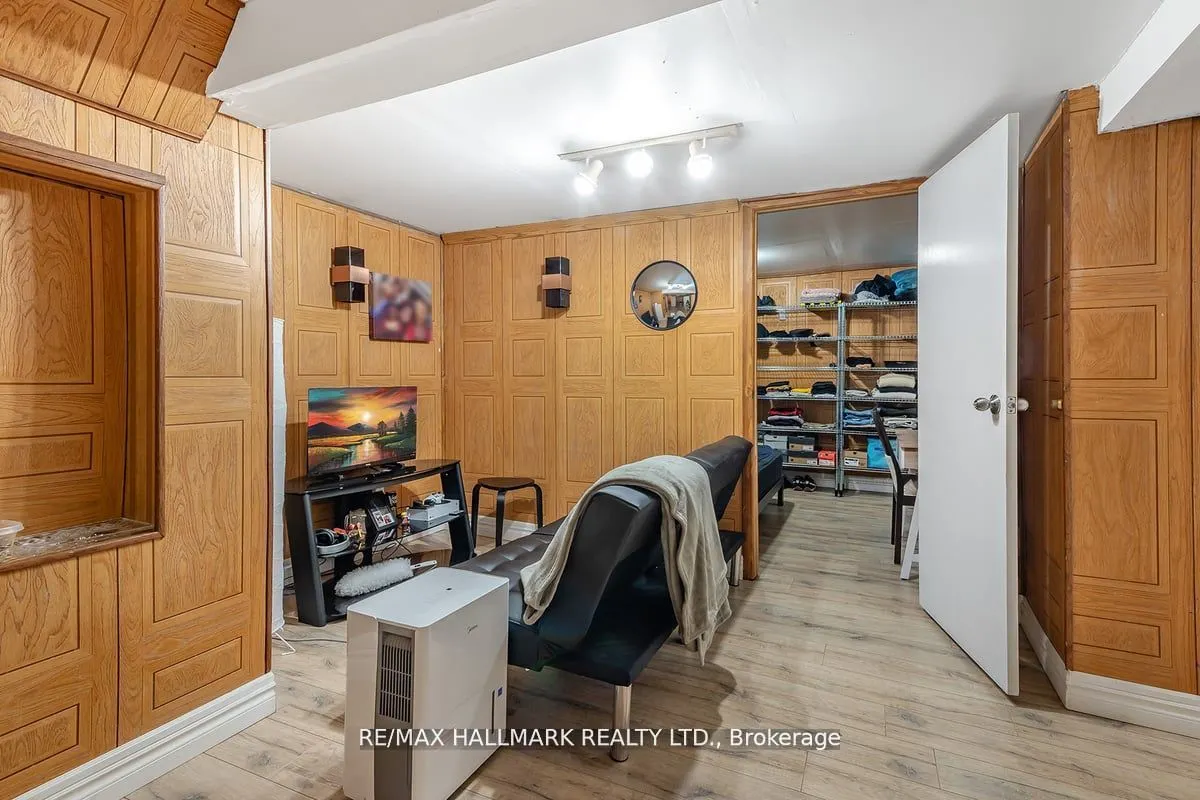 40 Lillooet Crescent