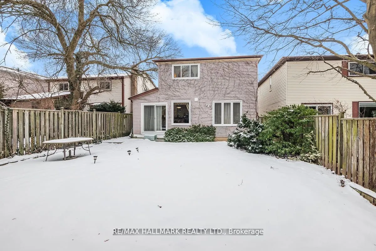 40 Lillooet Crescent