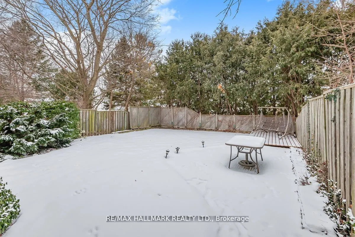 40 Lillooet Crescent
