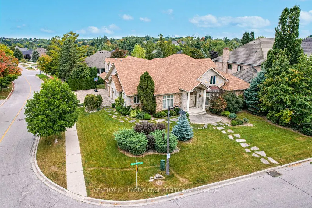7 Longview Crescent