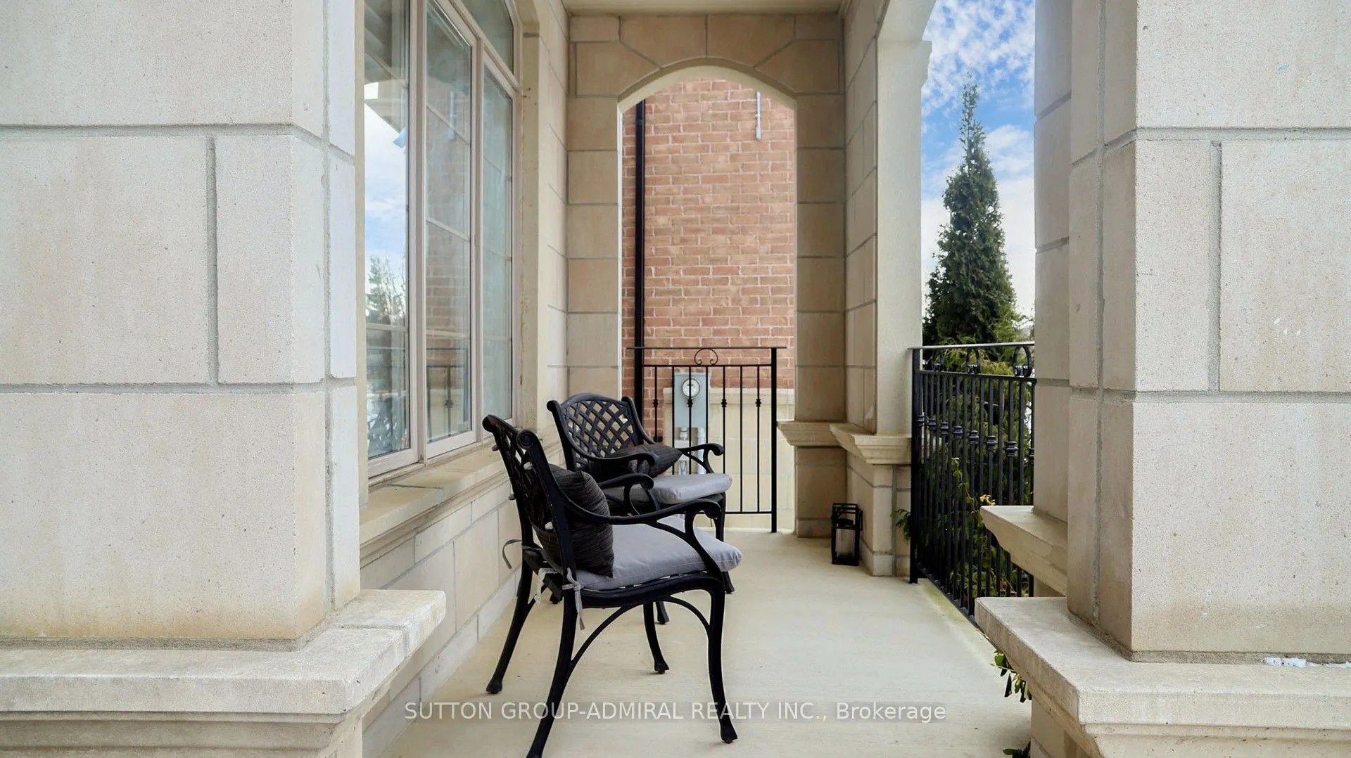 392 Woodgate Pines Drive