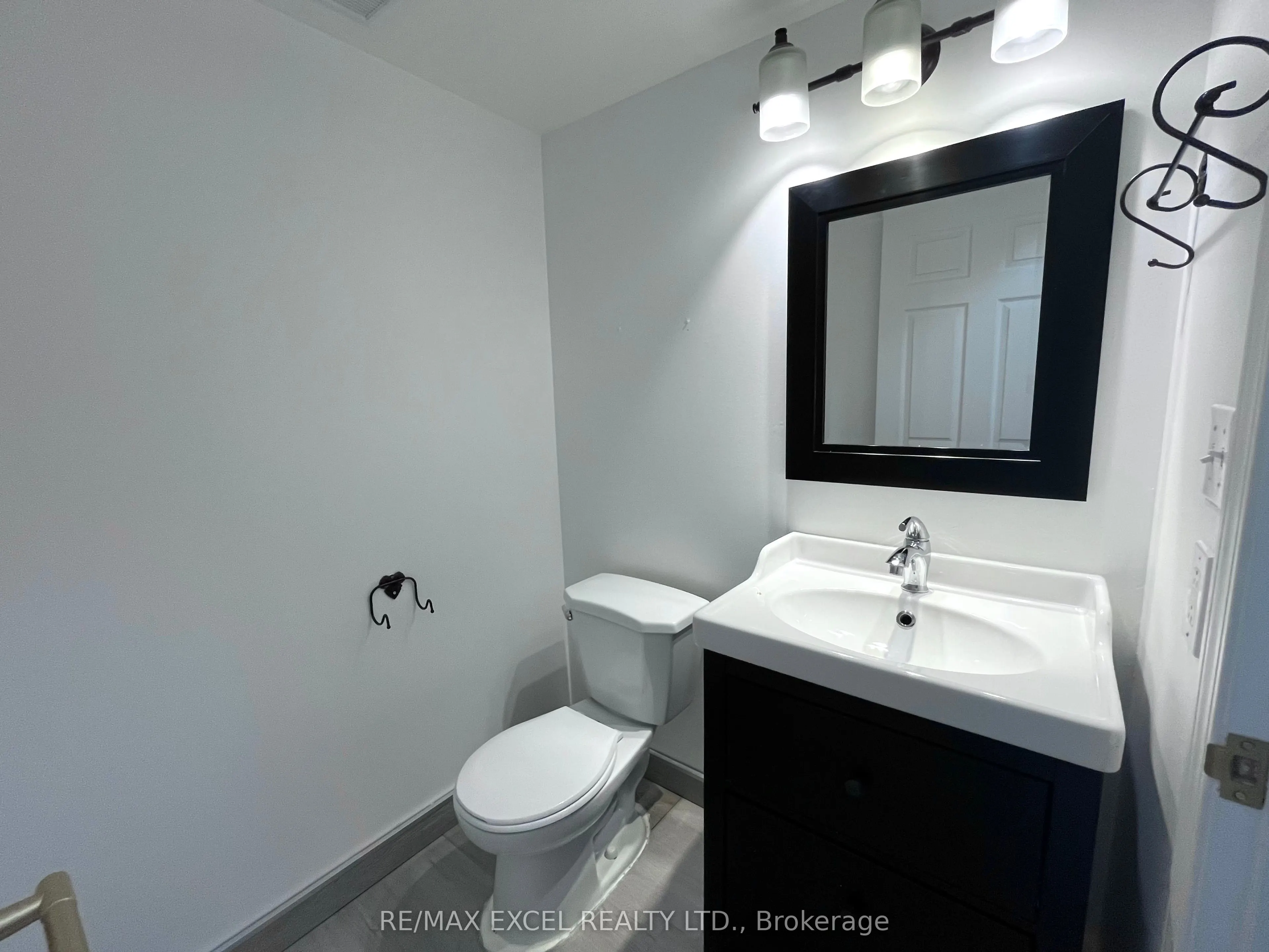 3 Ellesmere Street, #222