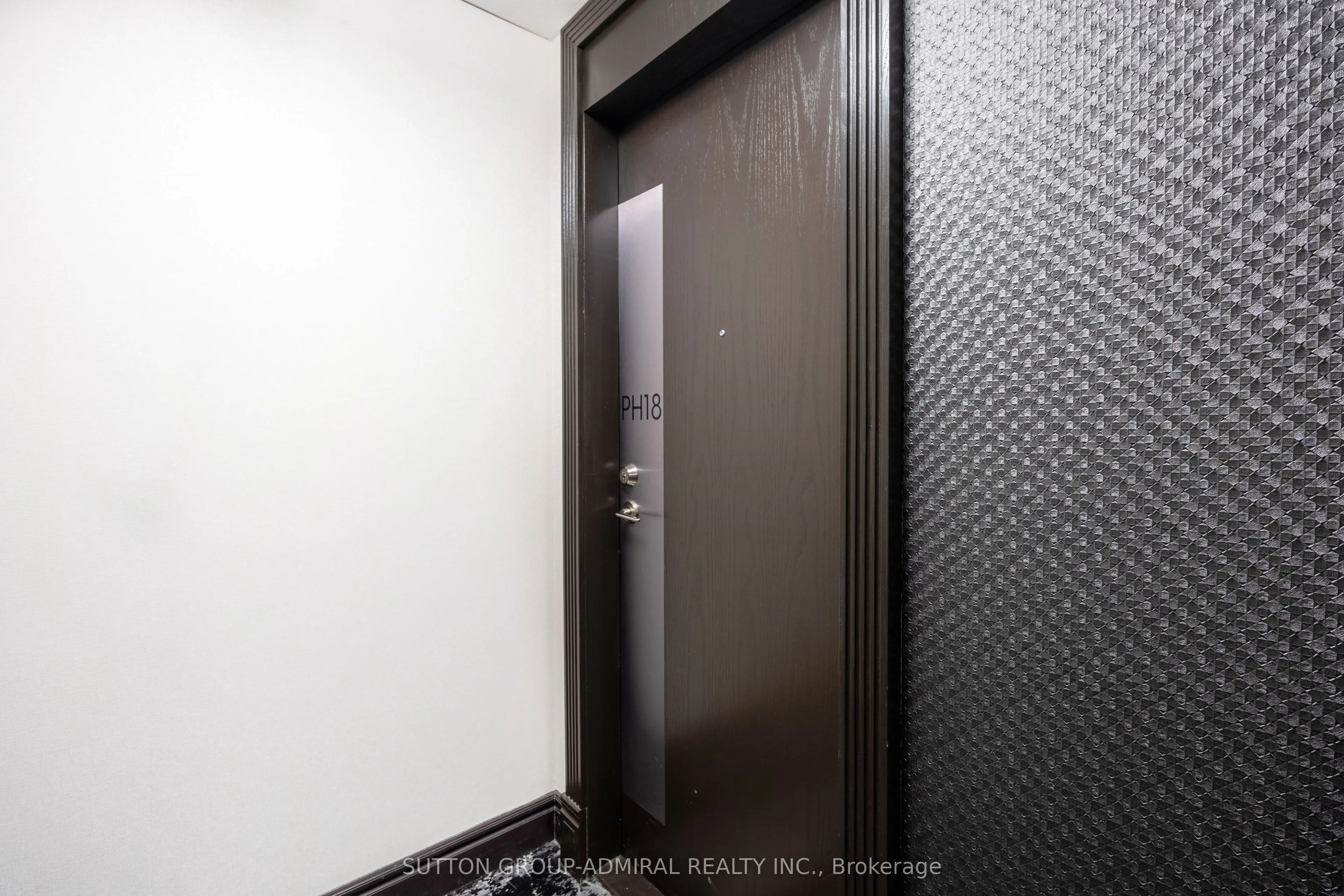 3 Ellesmere Street, #PH18