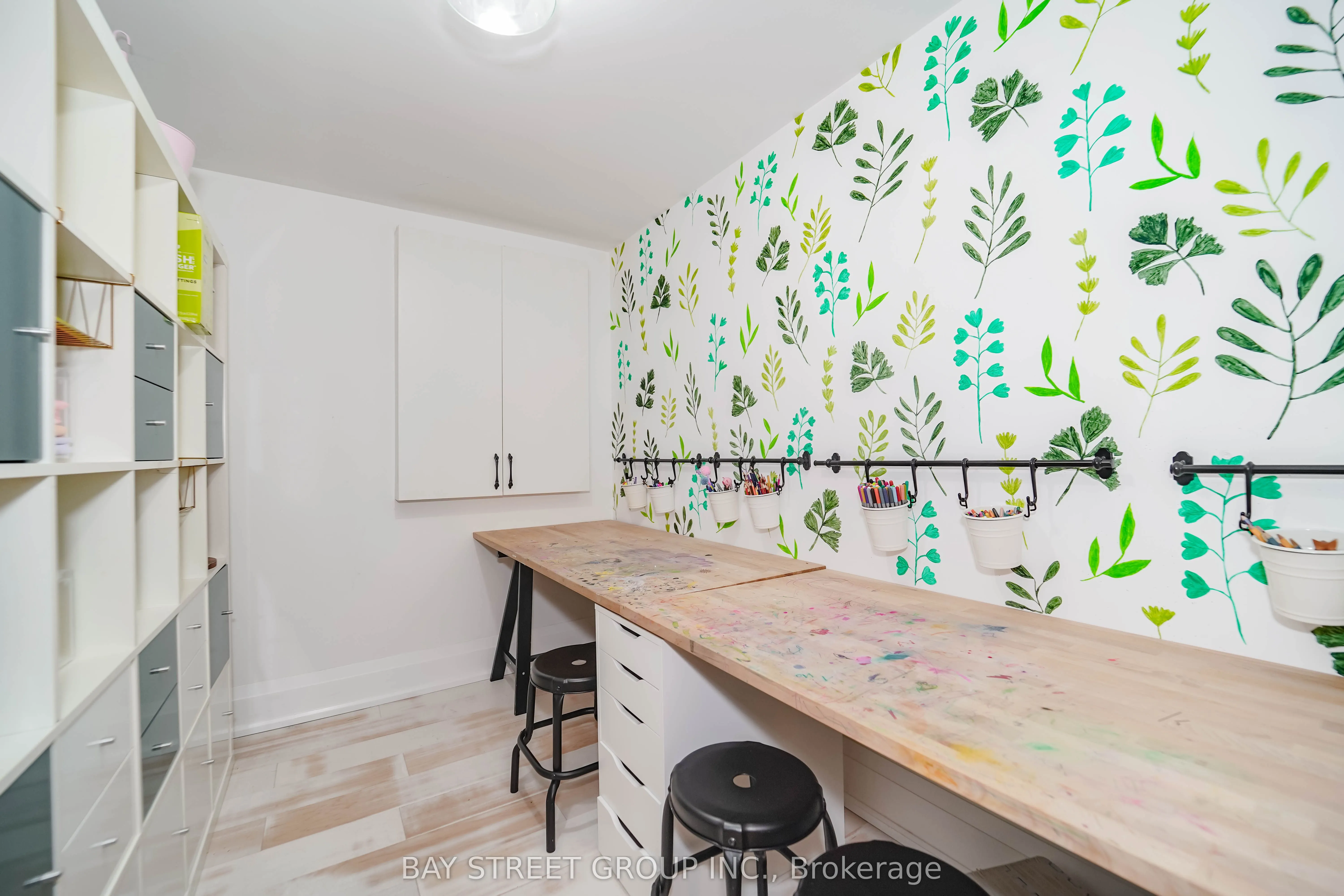 10 Morland Crescent
