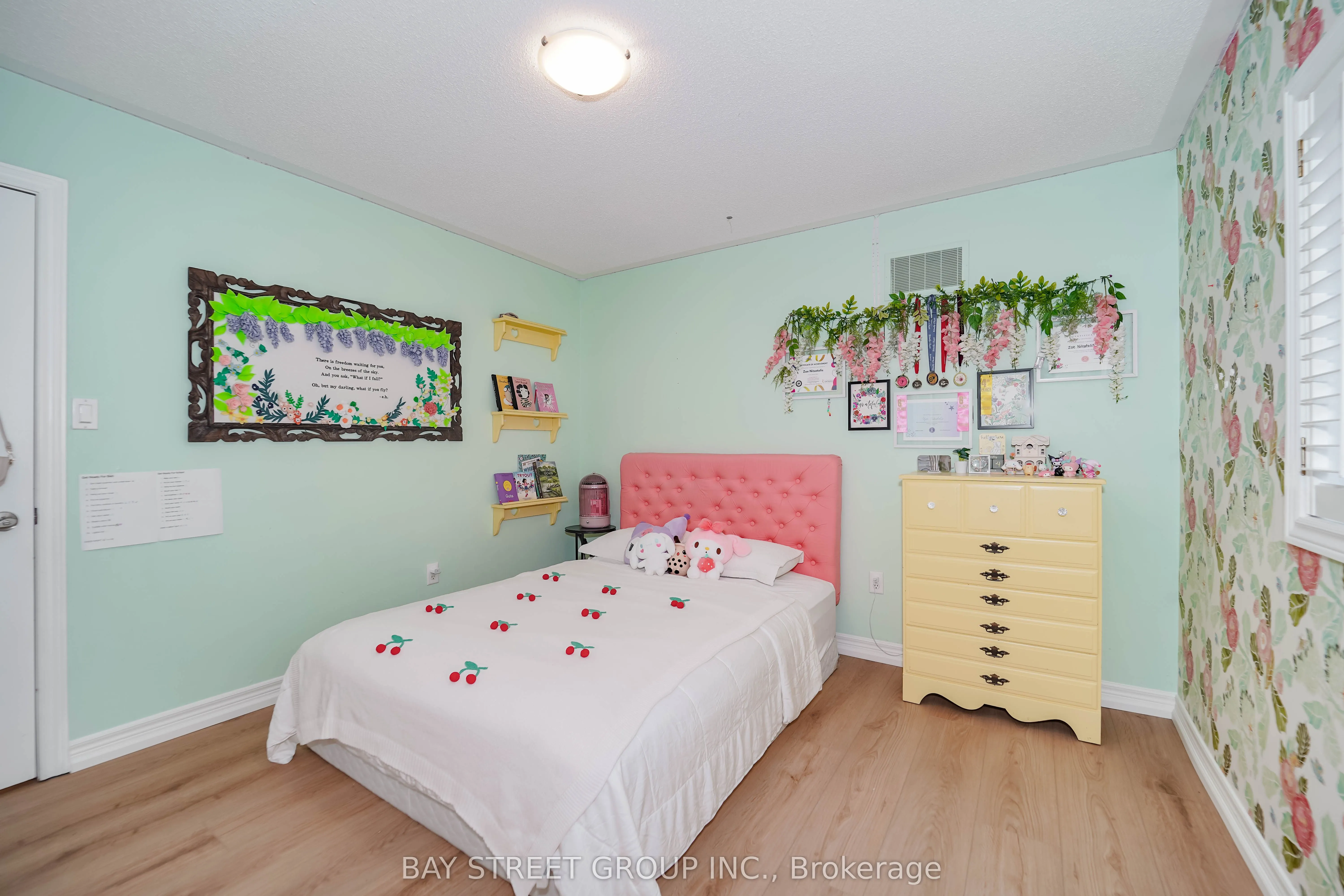 10 Morland Crescent