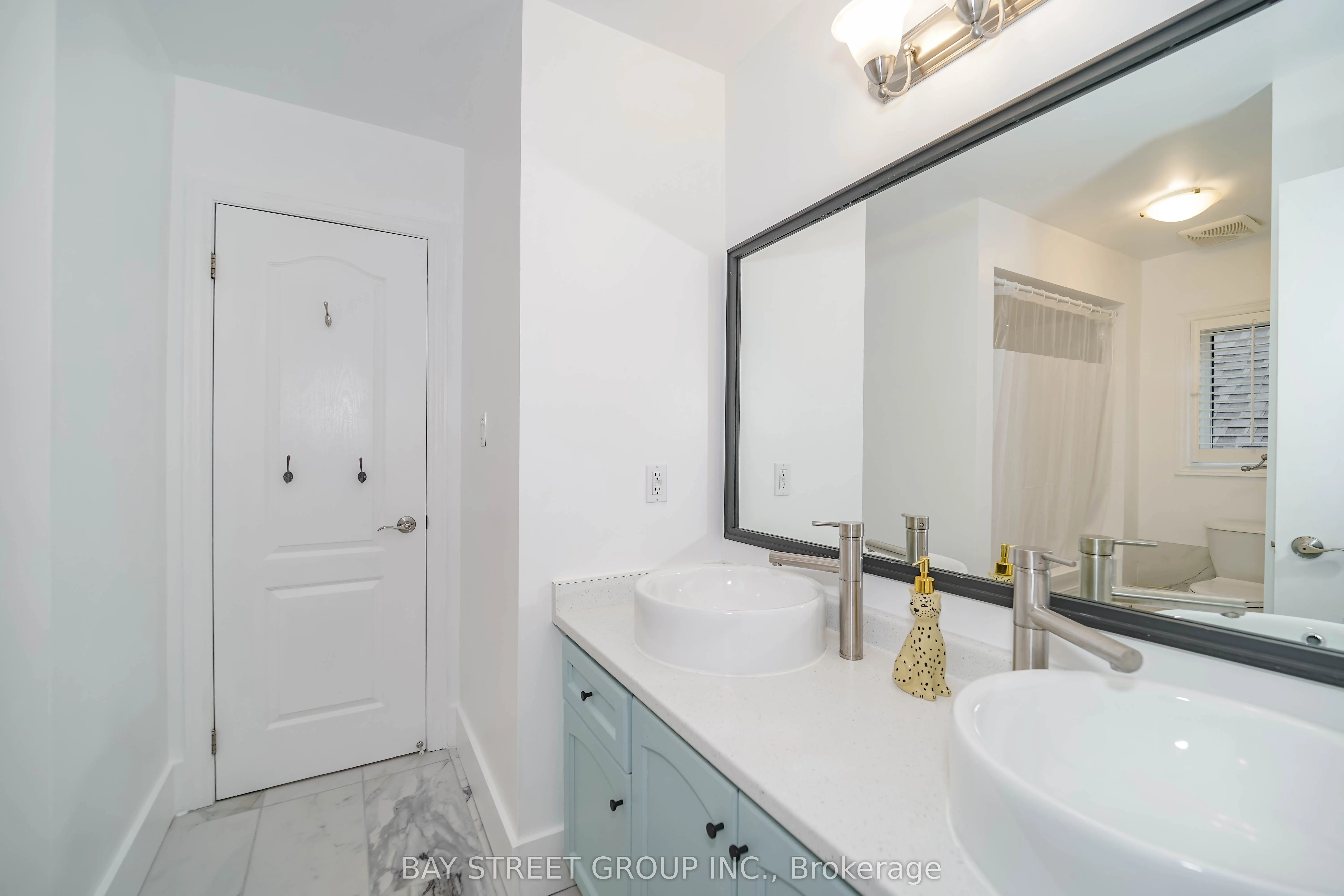 10 Morland Crescent