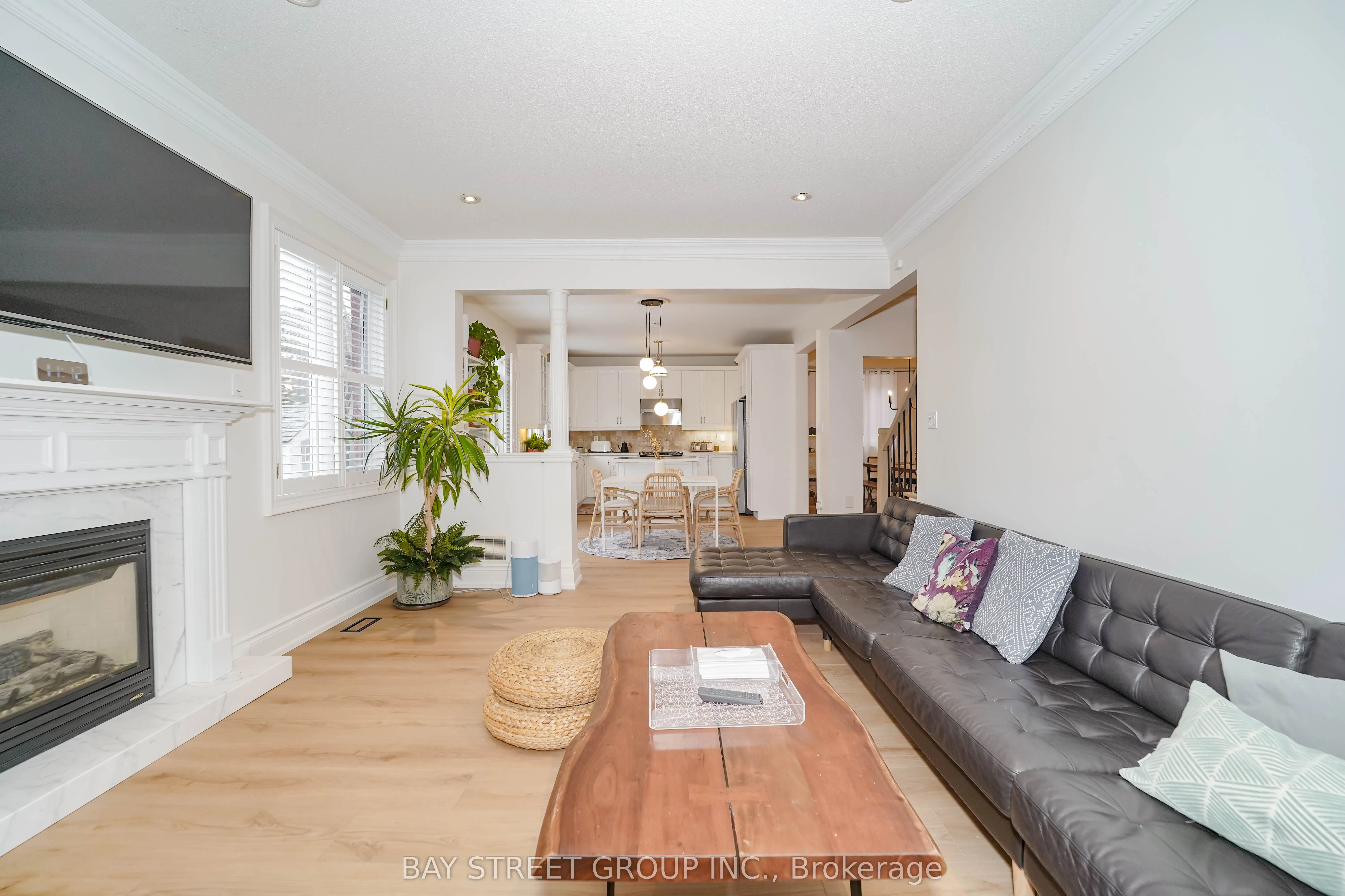 10 Morland Crescent