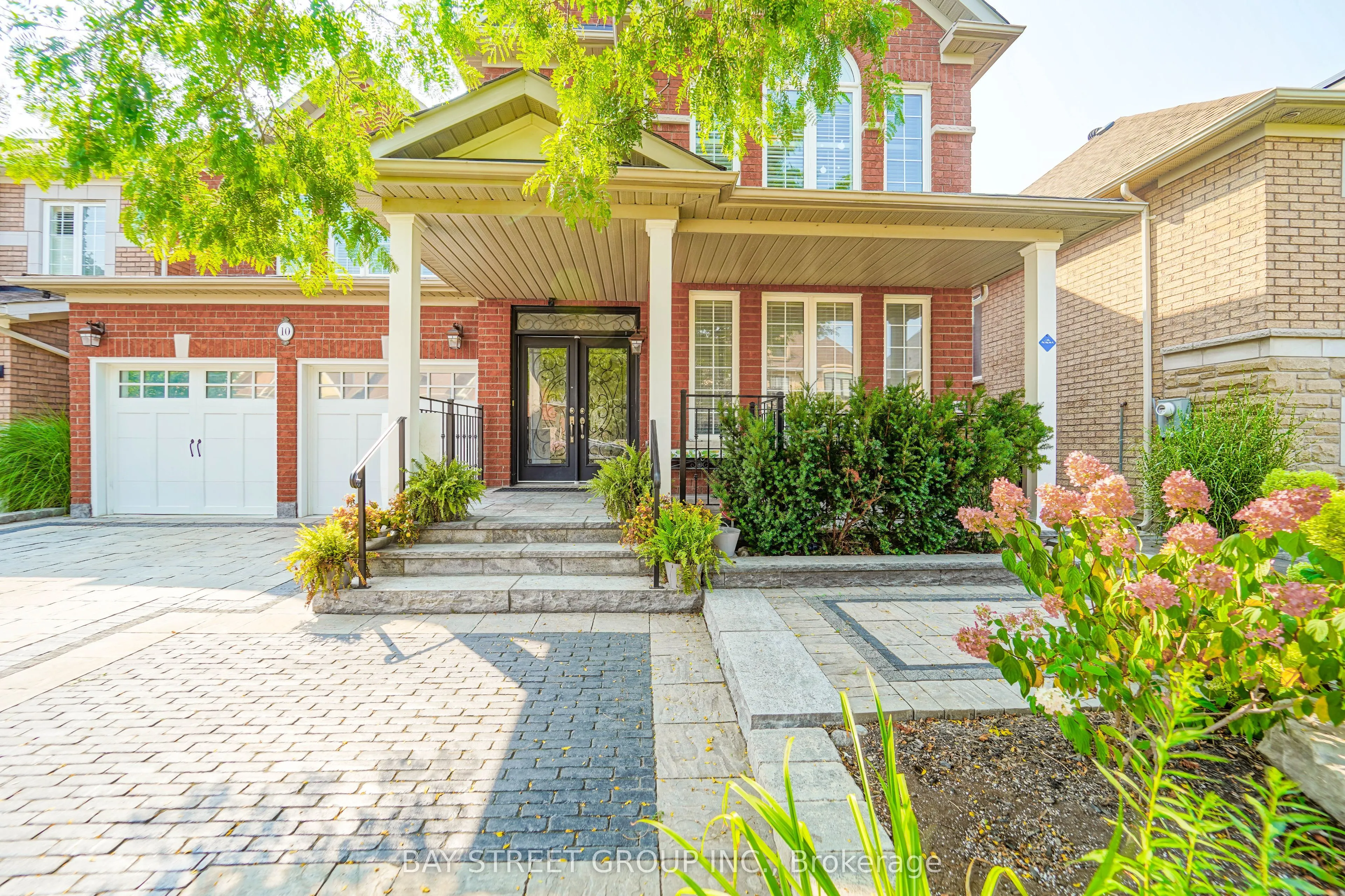 10 Morland Crescent