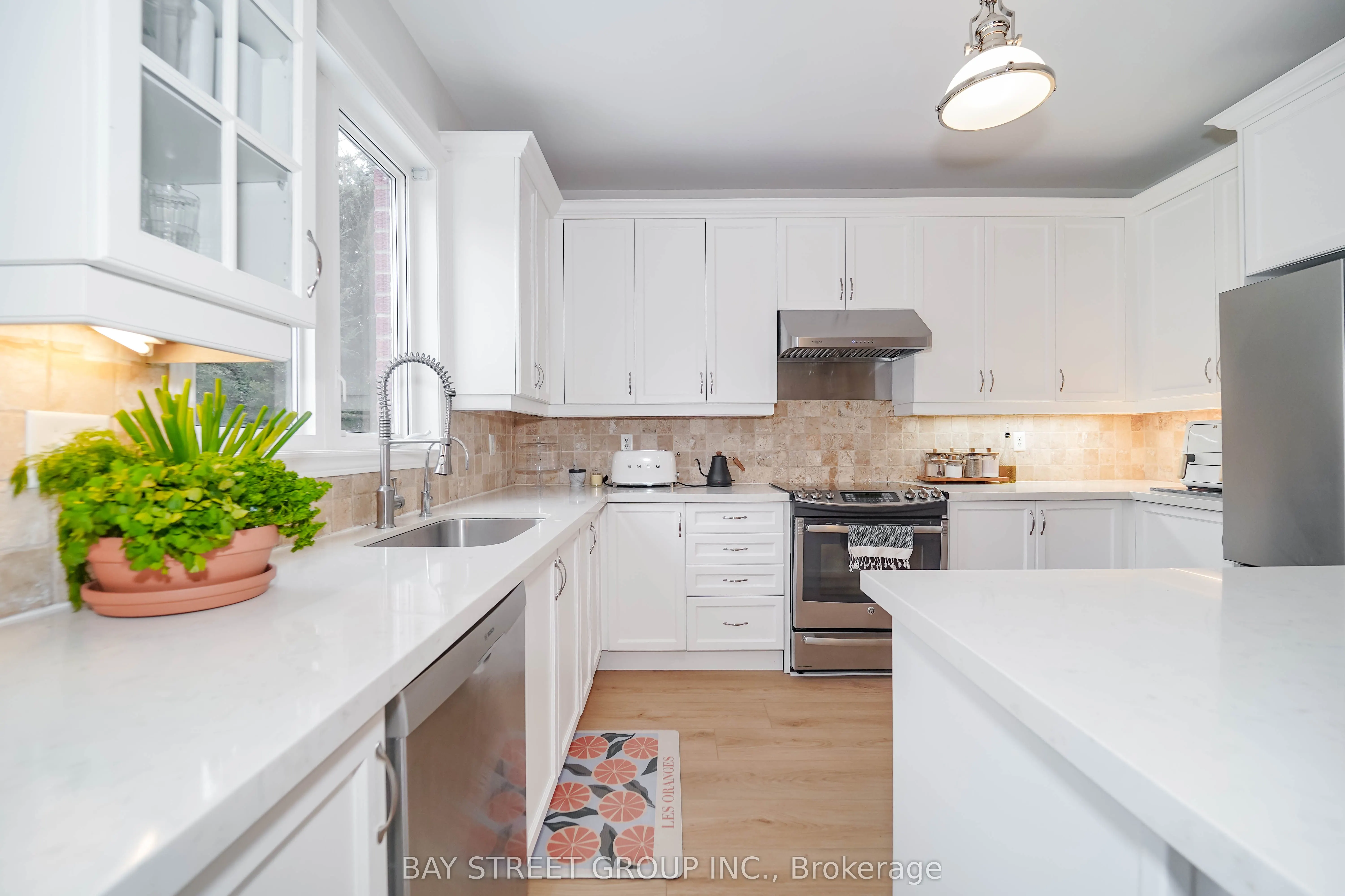 10 Morland Crescent