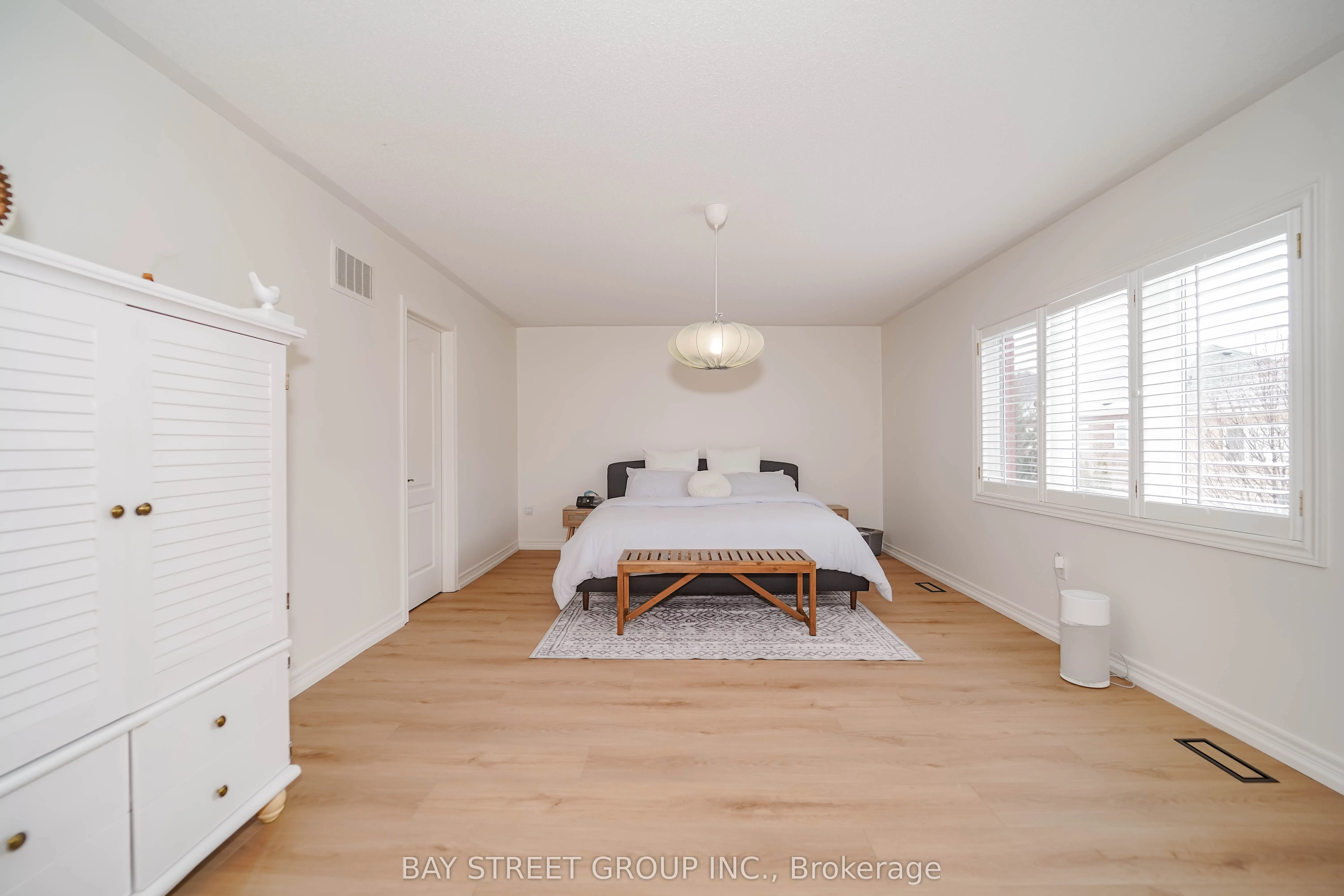 10 Morland Crescent