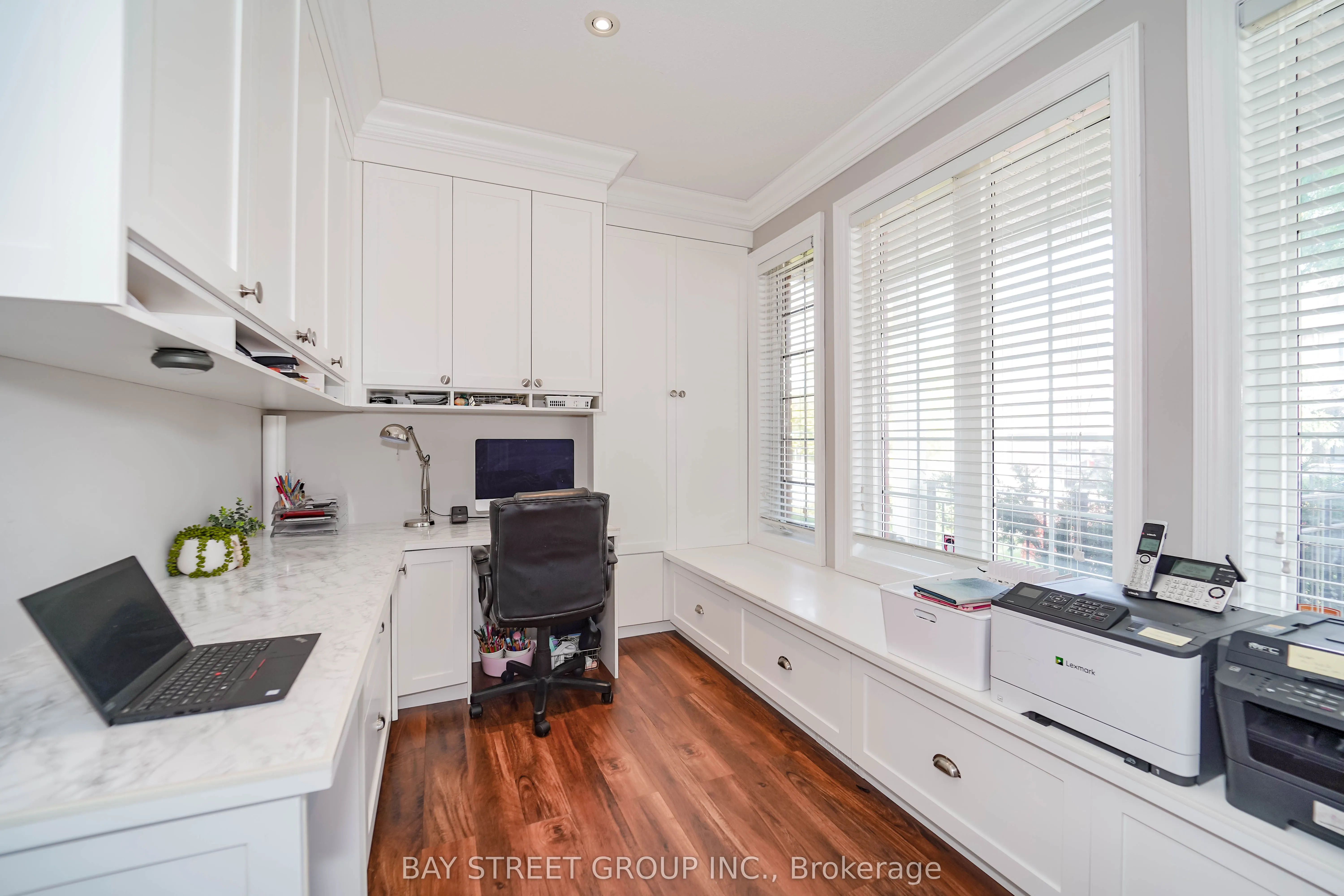 10 Morland Crescent