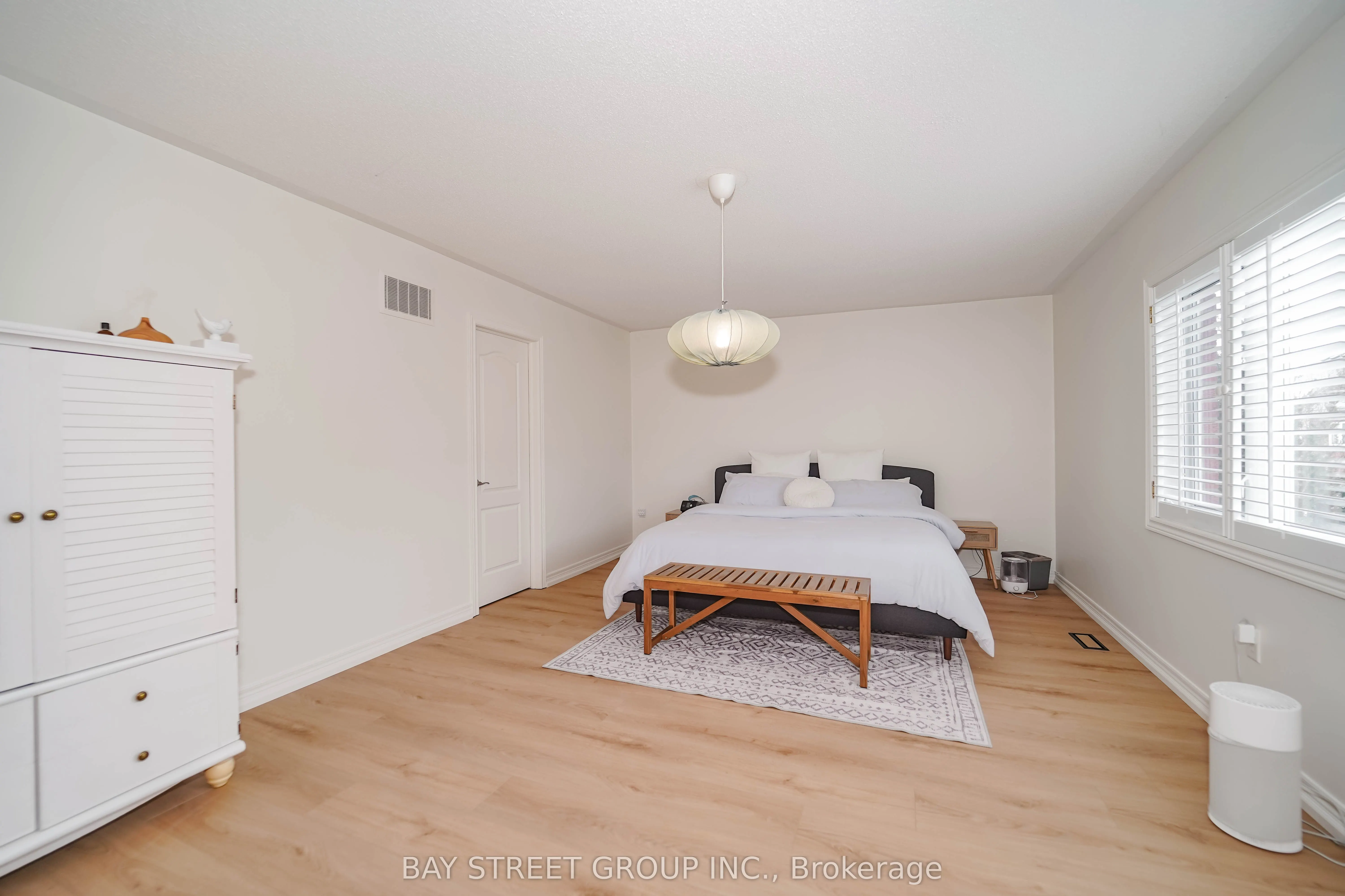 10 Morland Crescent