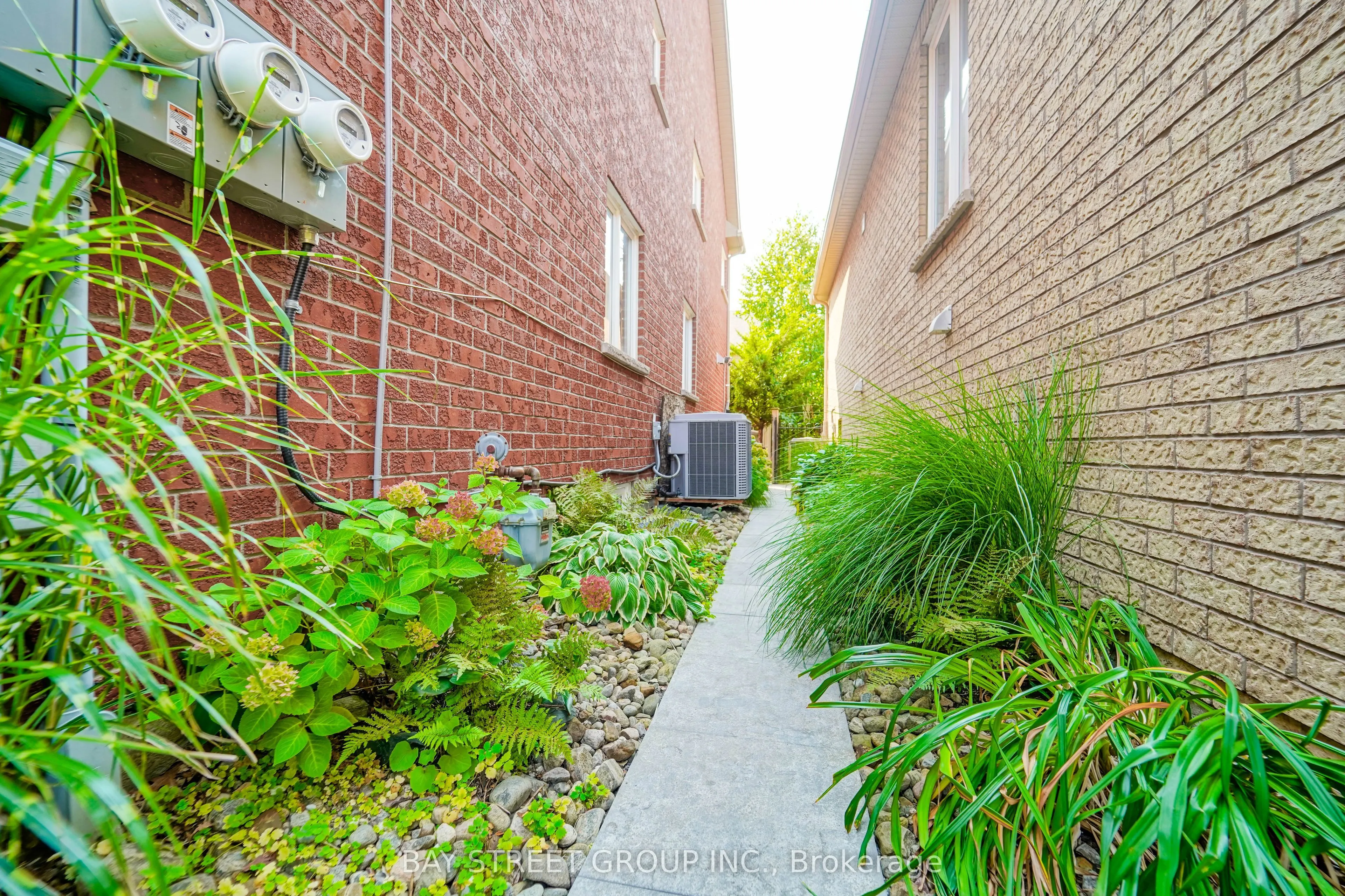 10 Morland Crescent