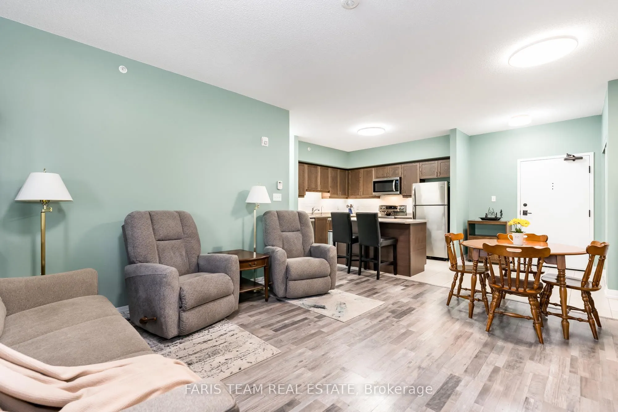 161 Wellington Street E, #406