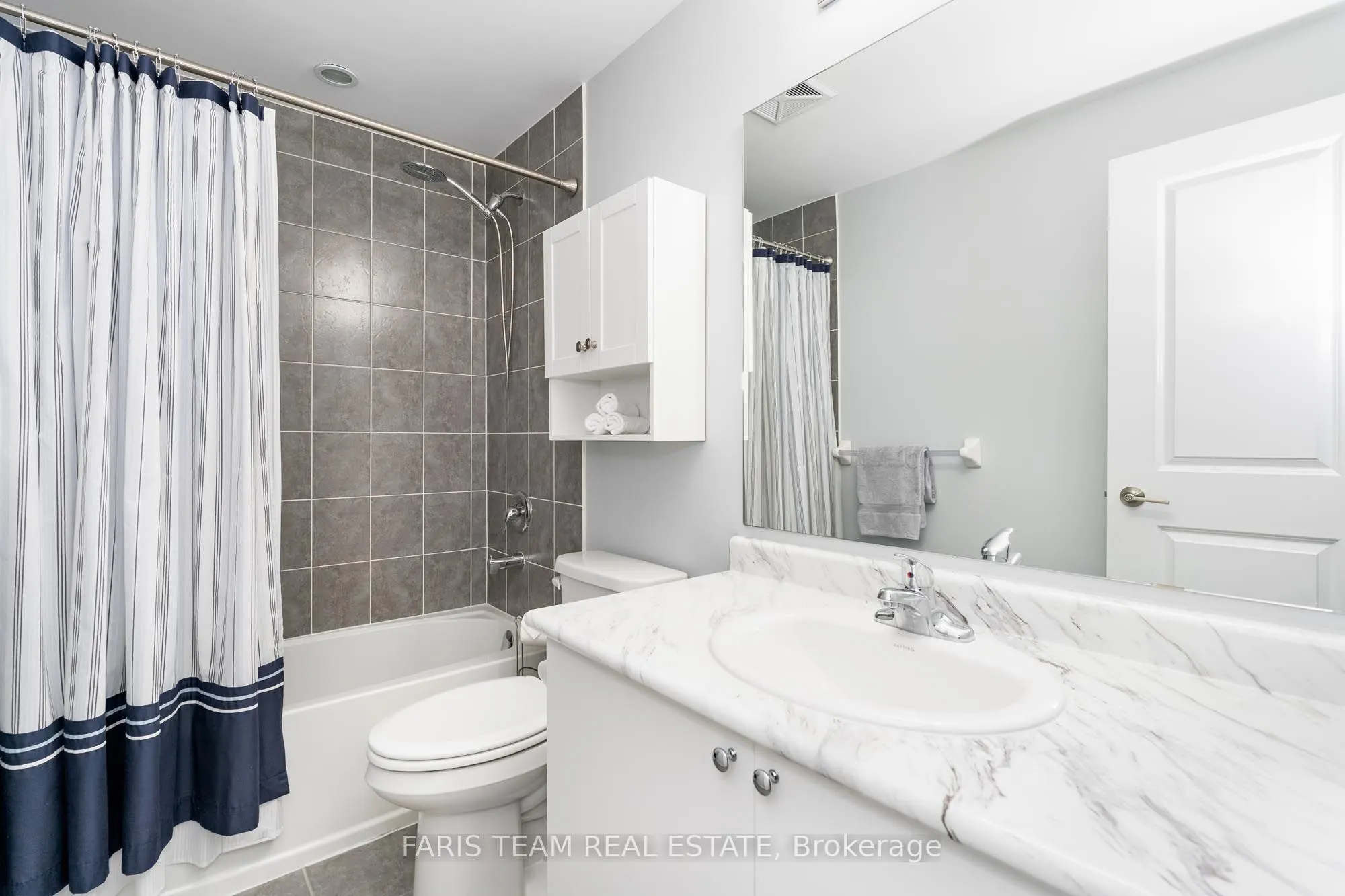 161 Wellington Street E, #406