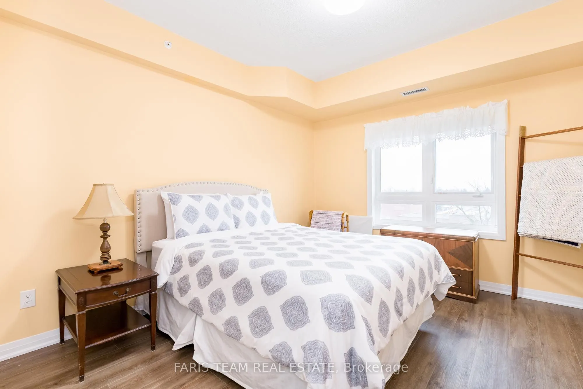 161 Wellington Street E, #406