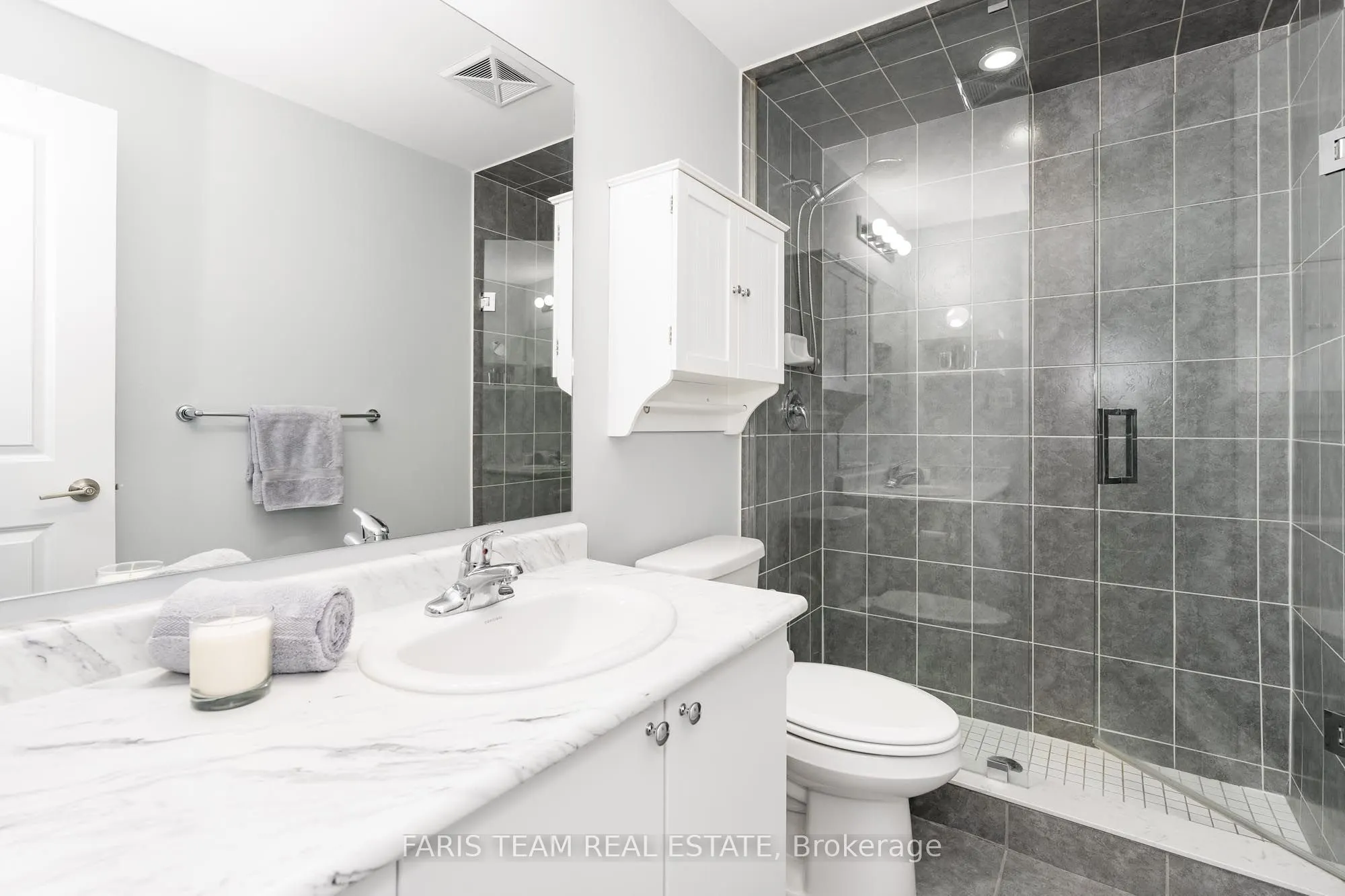 161 Wellington Street E, #406