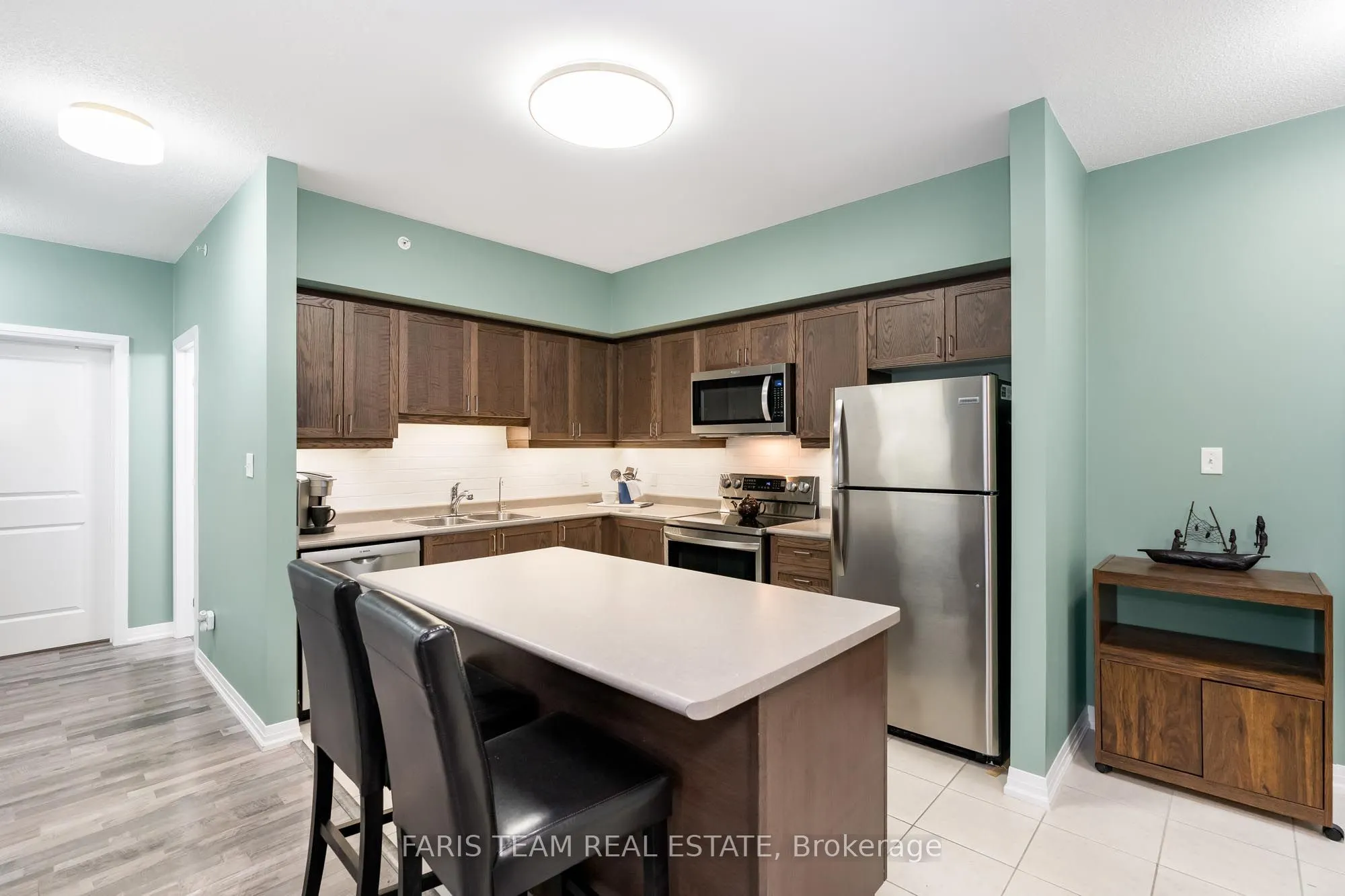 161 Wellington Street E, #406