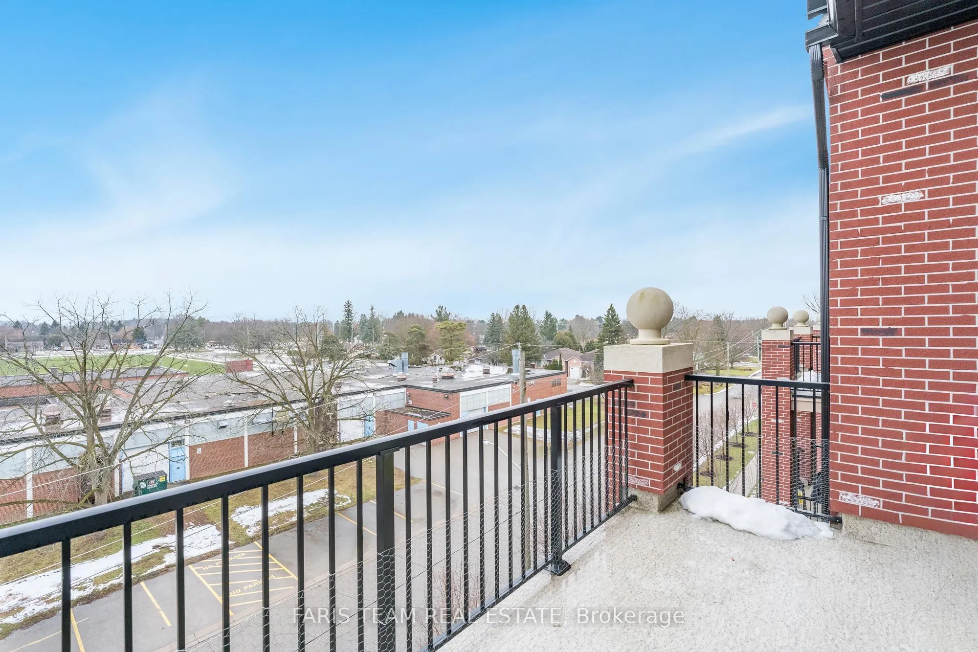 161 Wellington Street E, #406