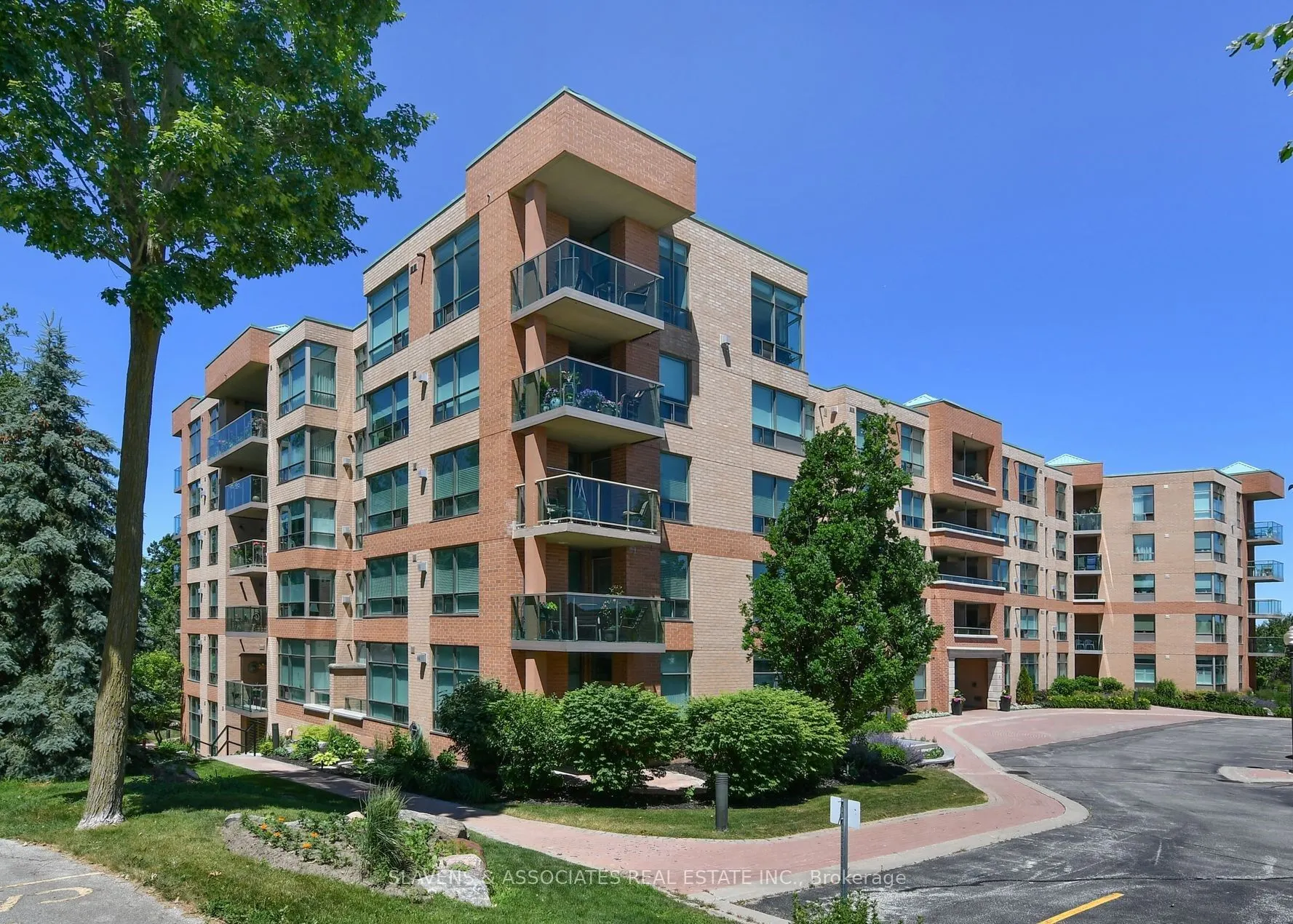 4 Briar Hill Heights, #507