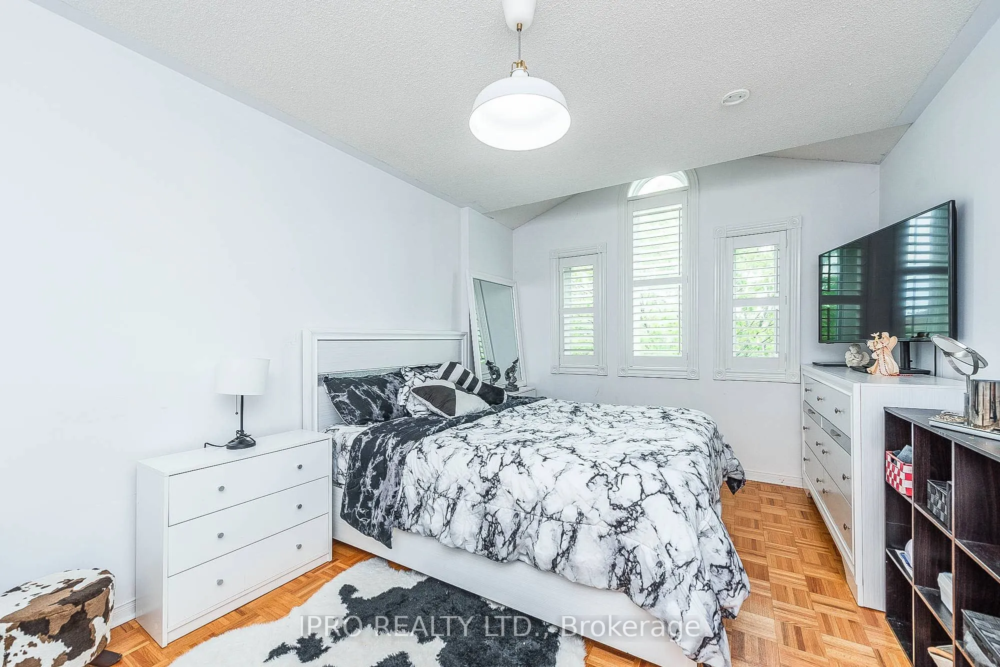 66 Skylark Drive