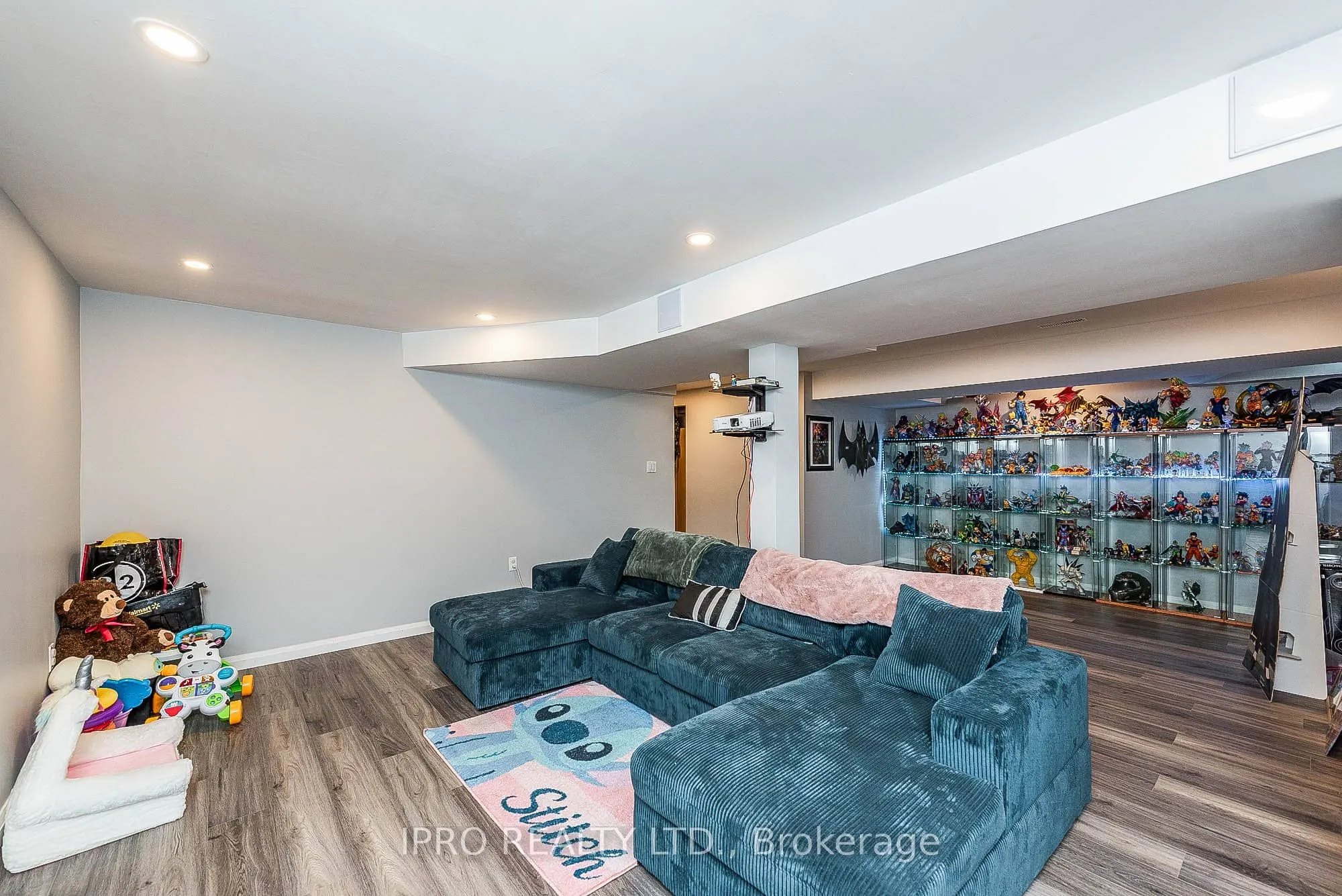 66 Skylark Drive
