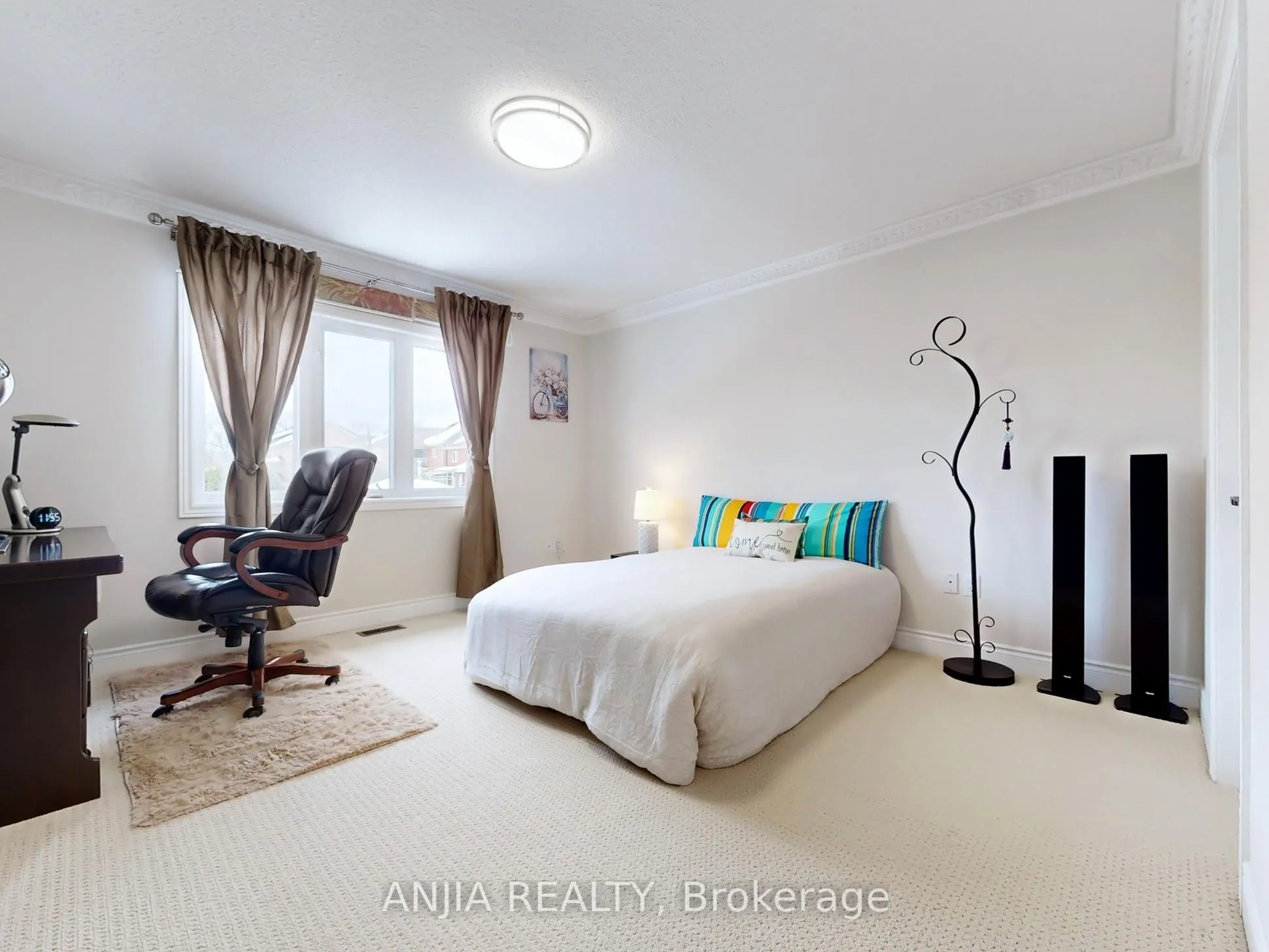 28 Lake Forest Drive