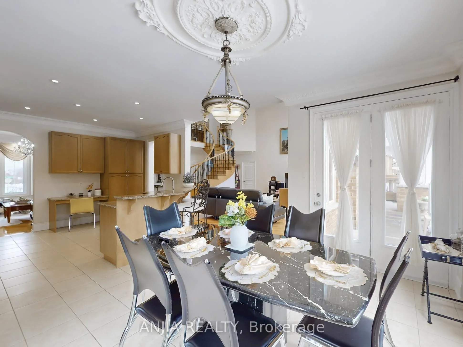 28 Lake Forest Drive