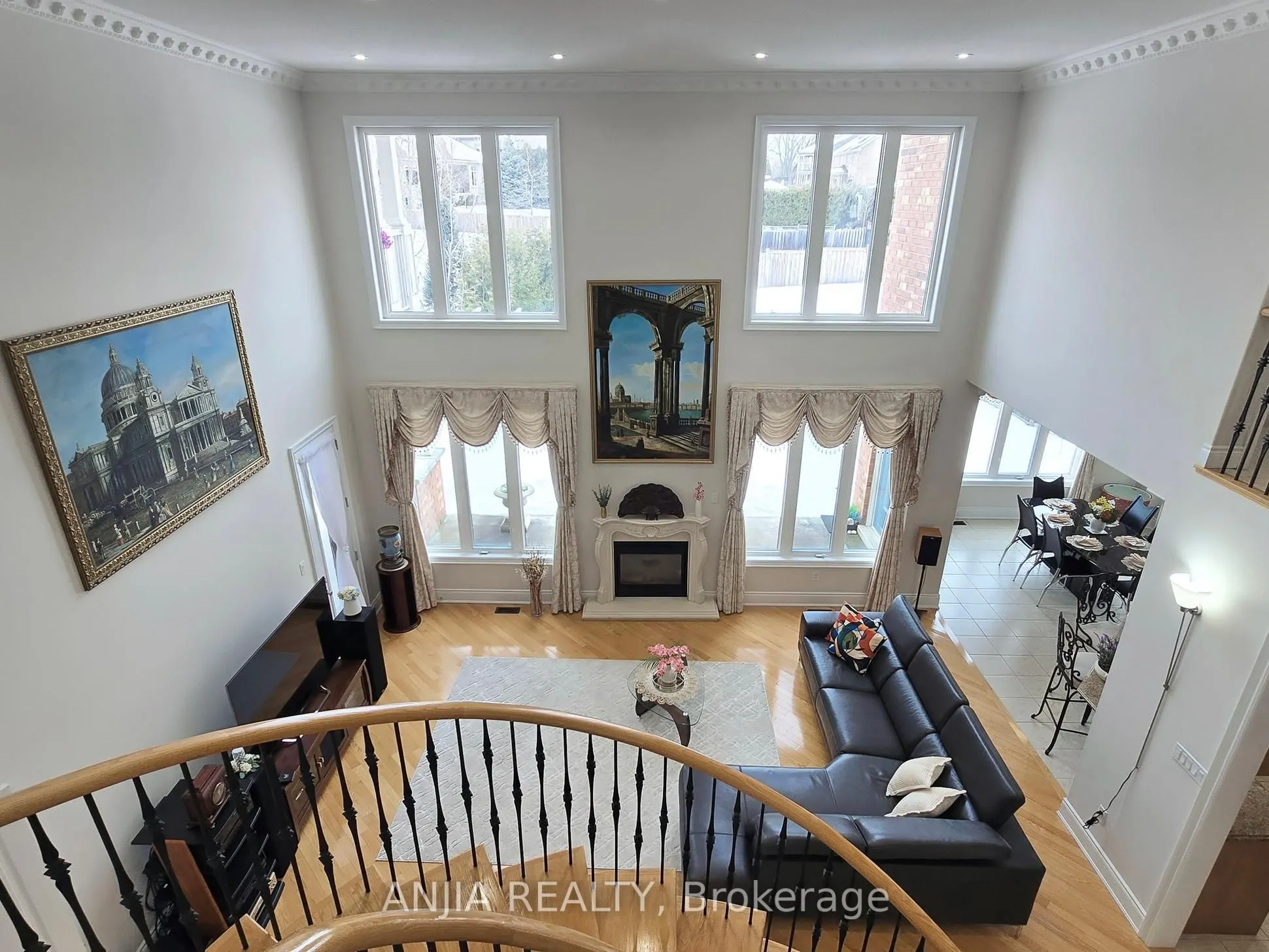 28 Lake Forest Drive