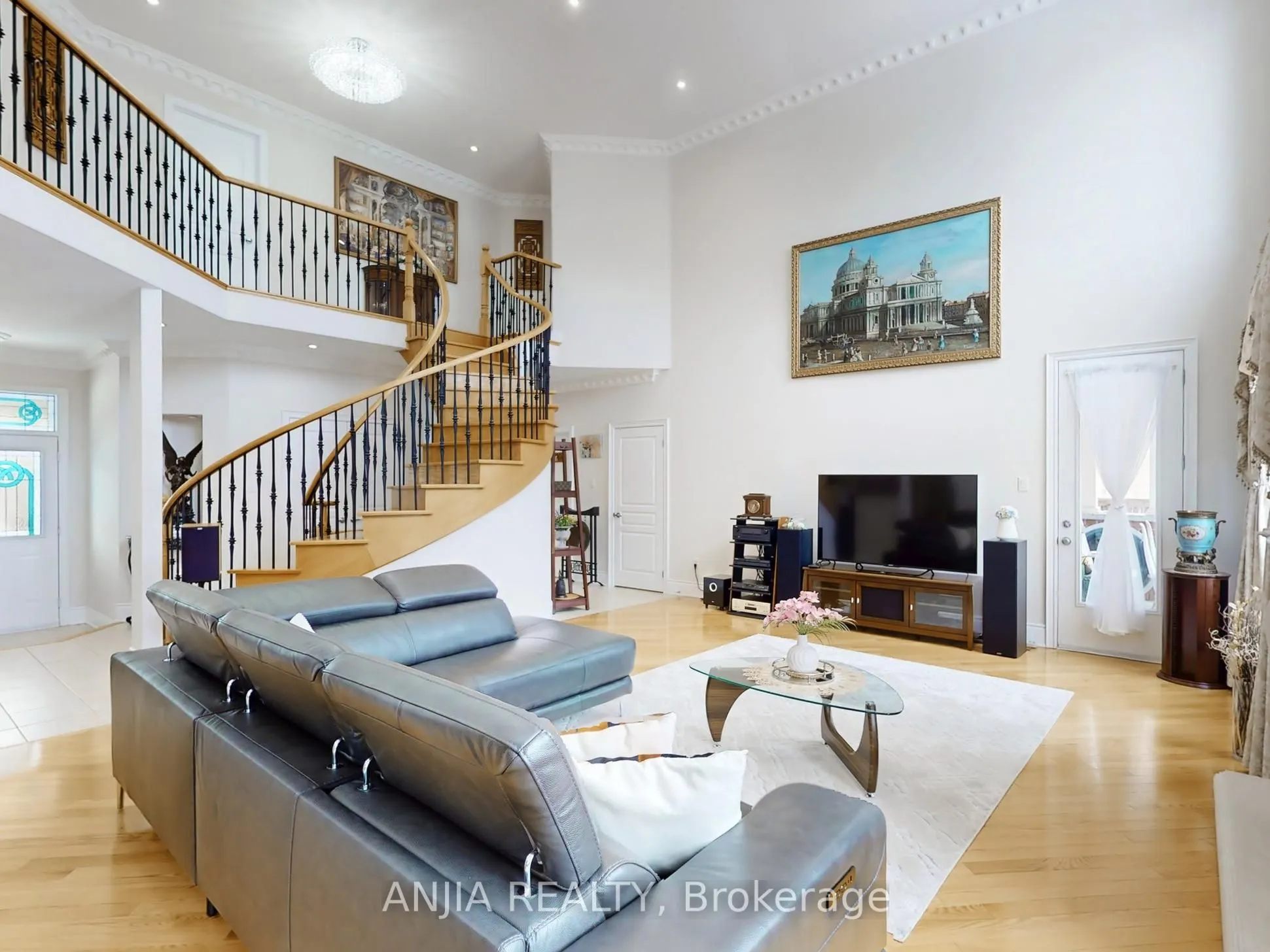 28 Lake Forest Drive