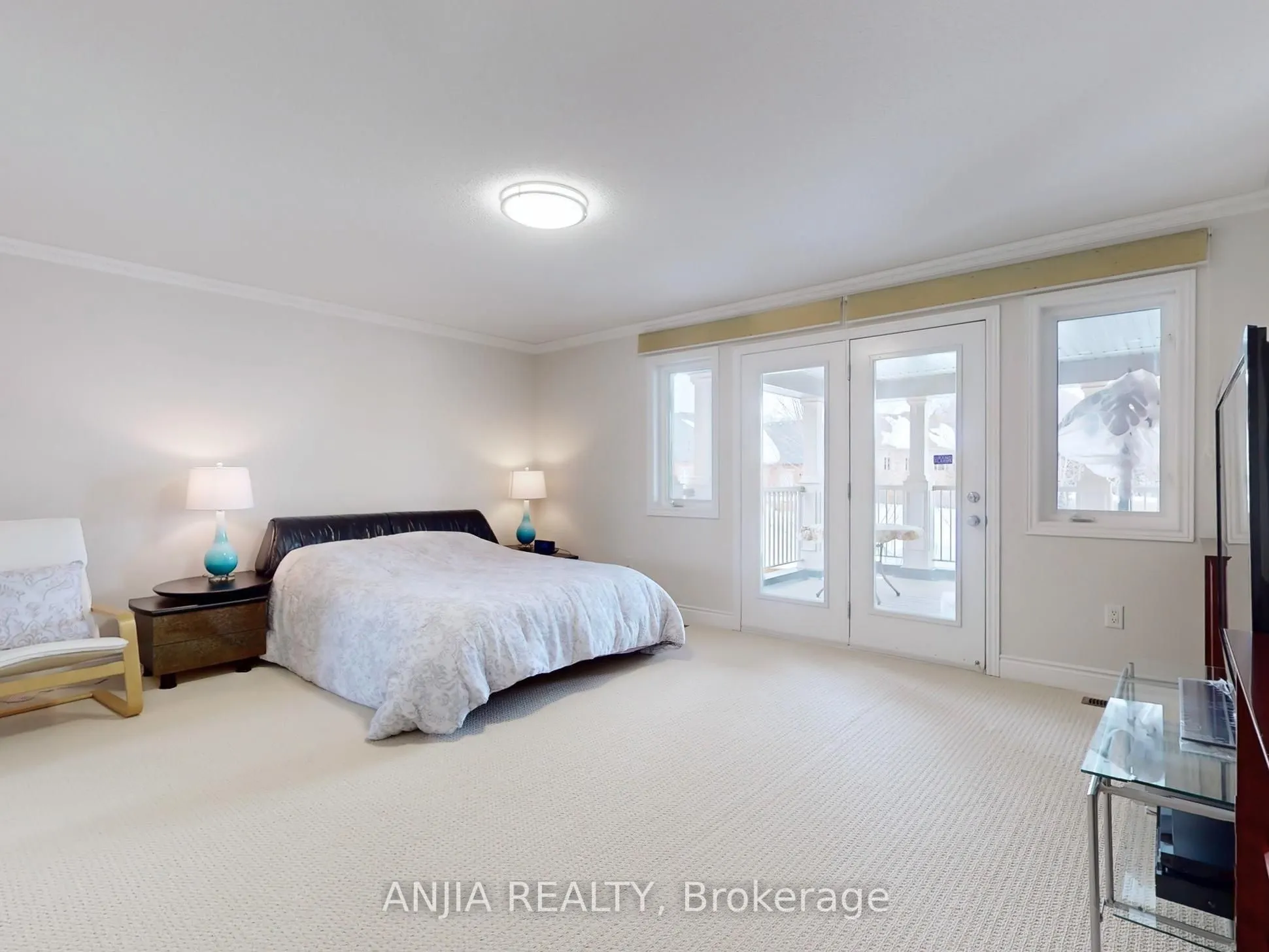 28 Lake Forest Drive