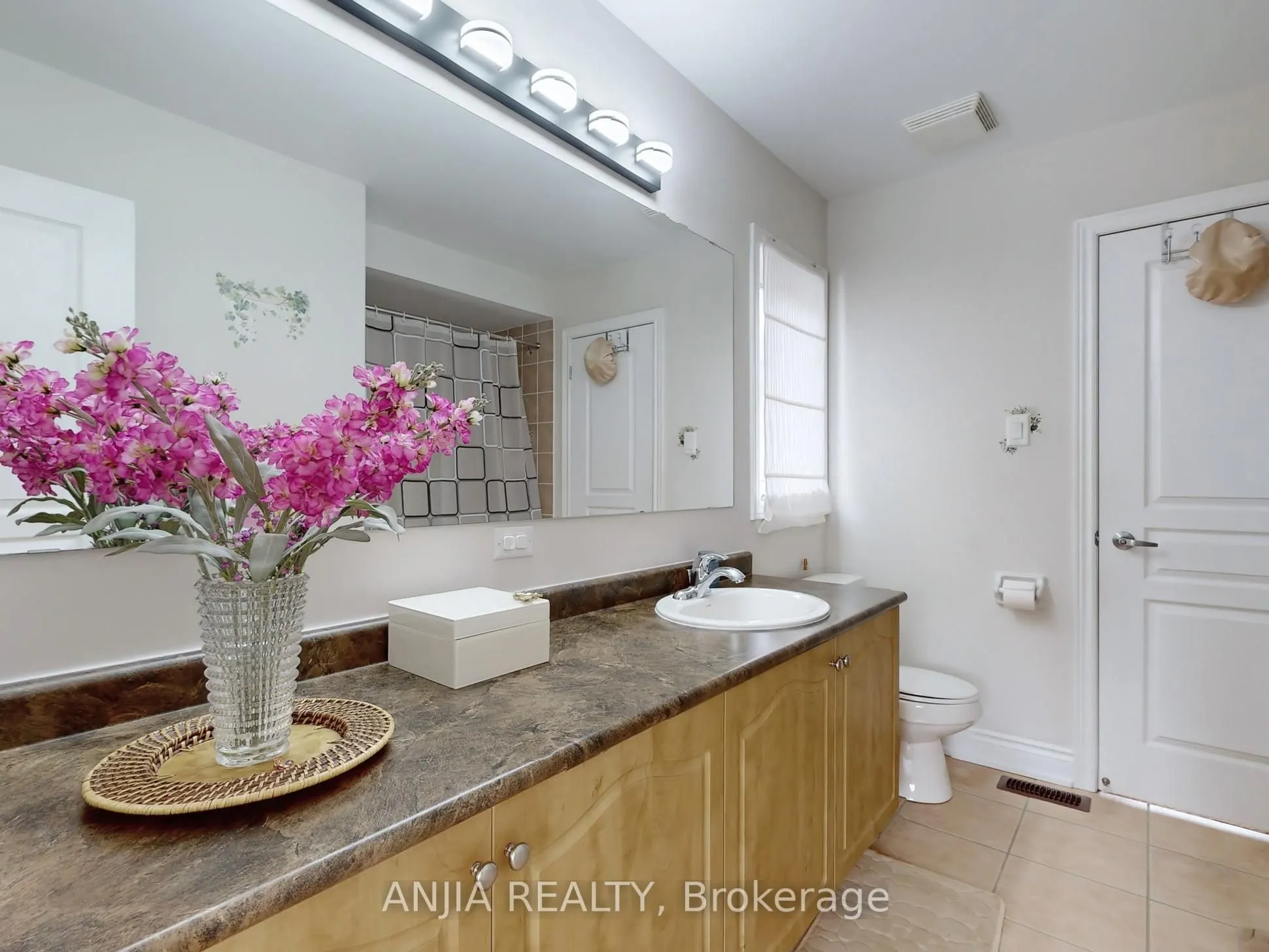 28 Lake Forest Drive