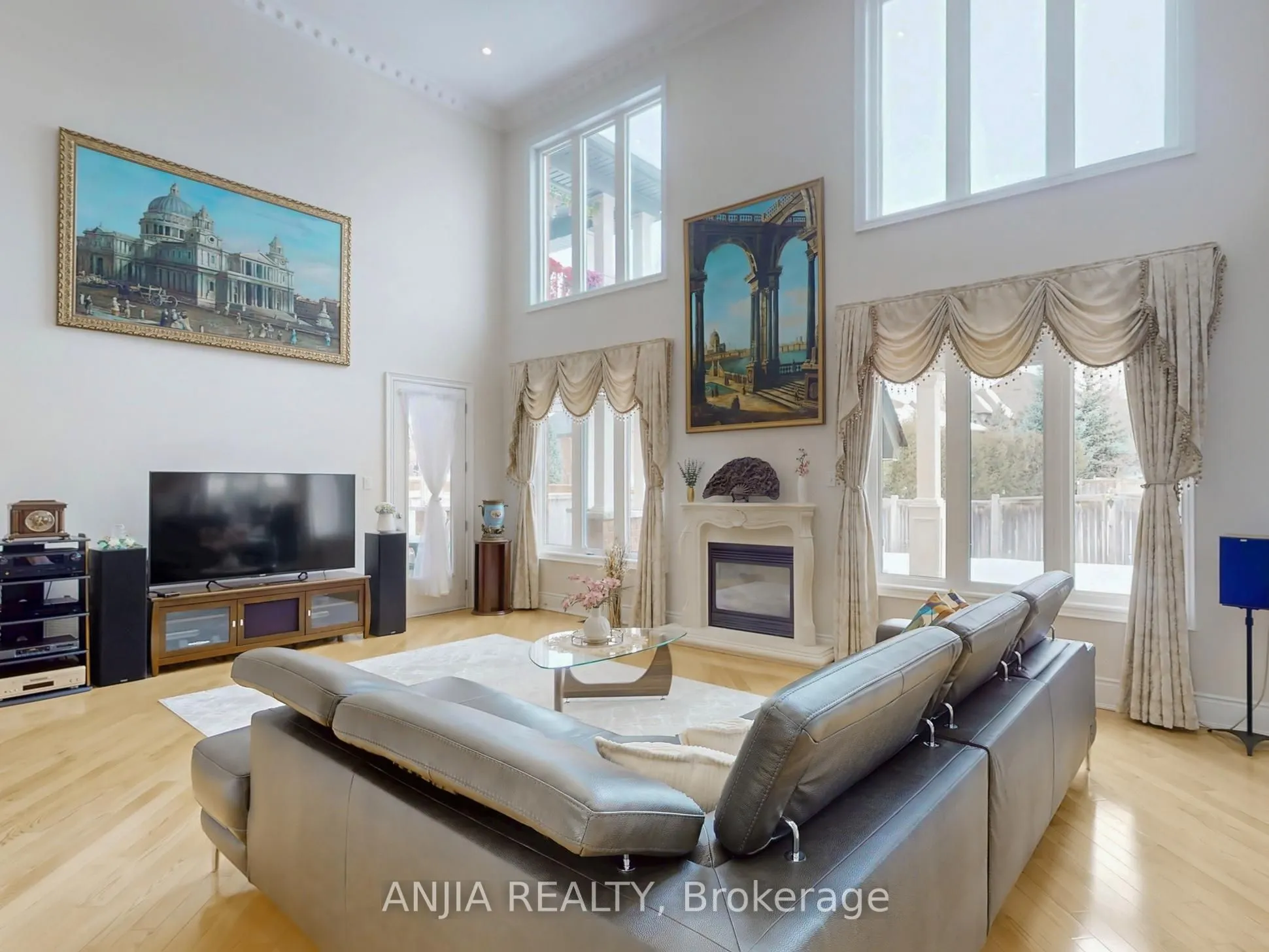 28 Lake Forest Drive