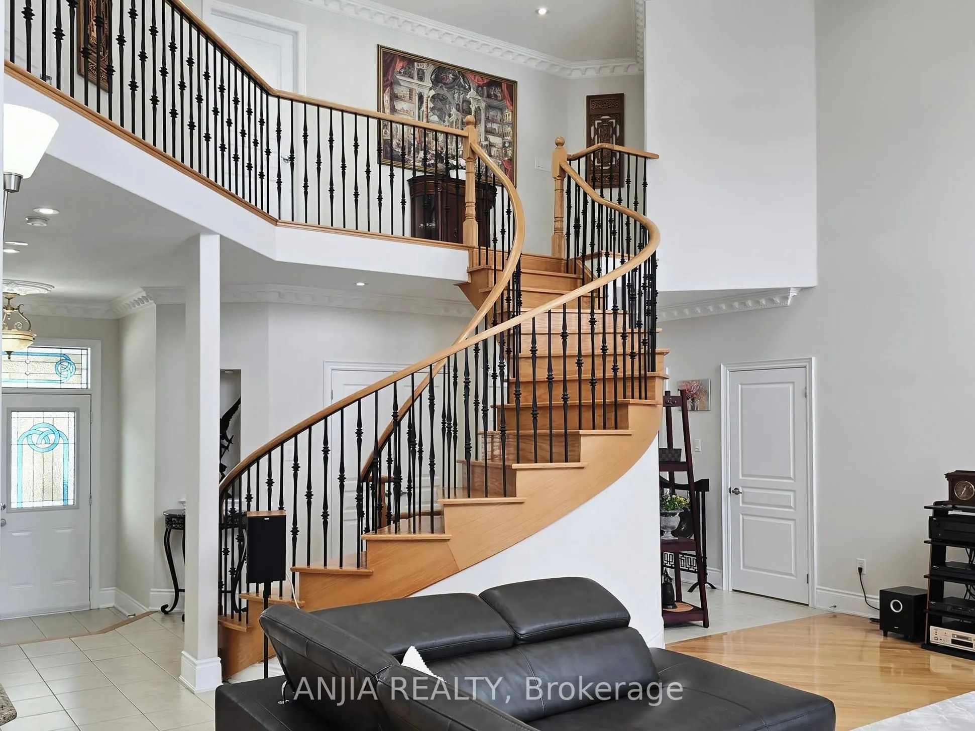 28 Lake Forest Drive