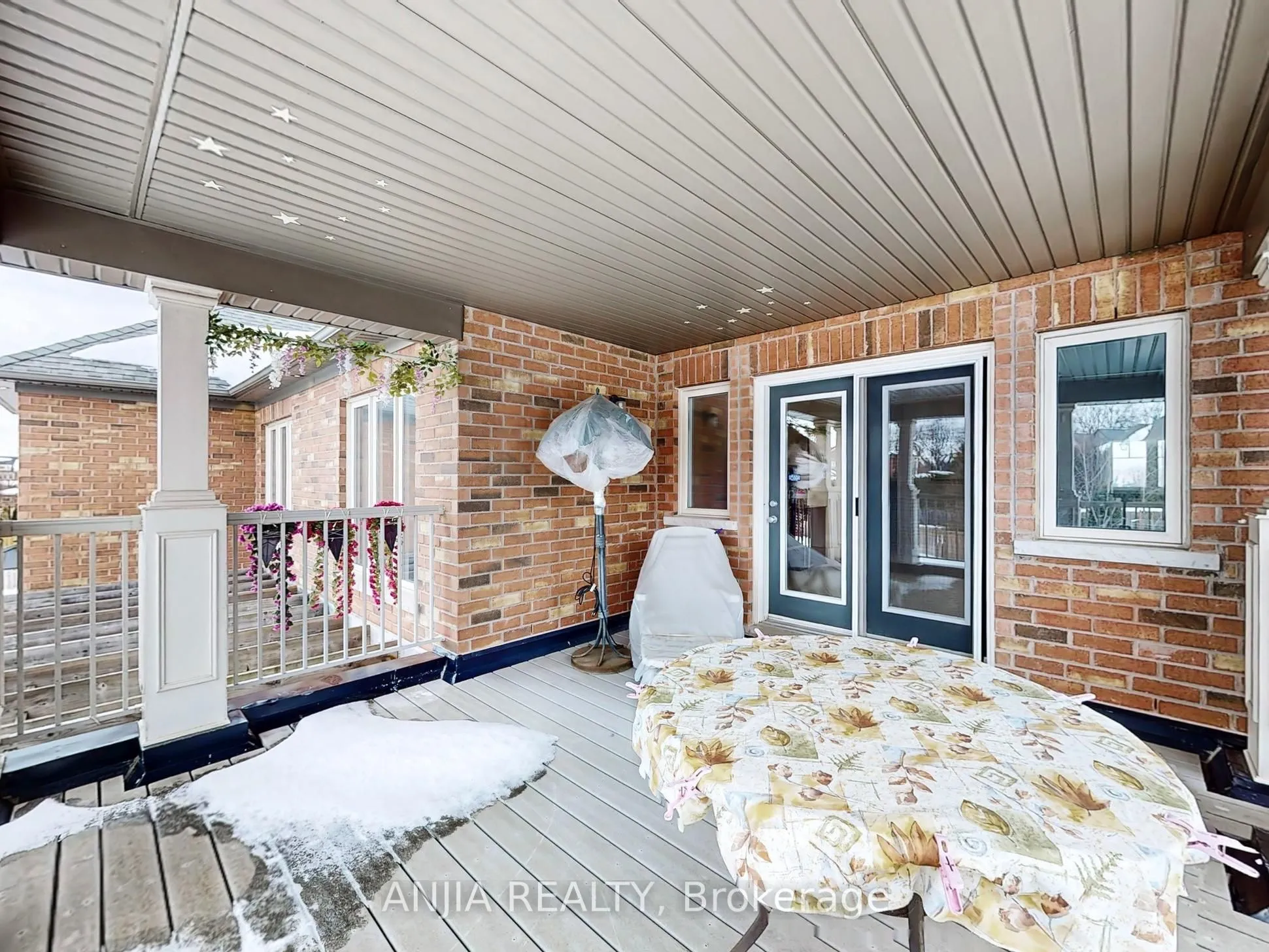 28 Lake Forest Drive