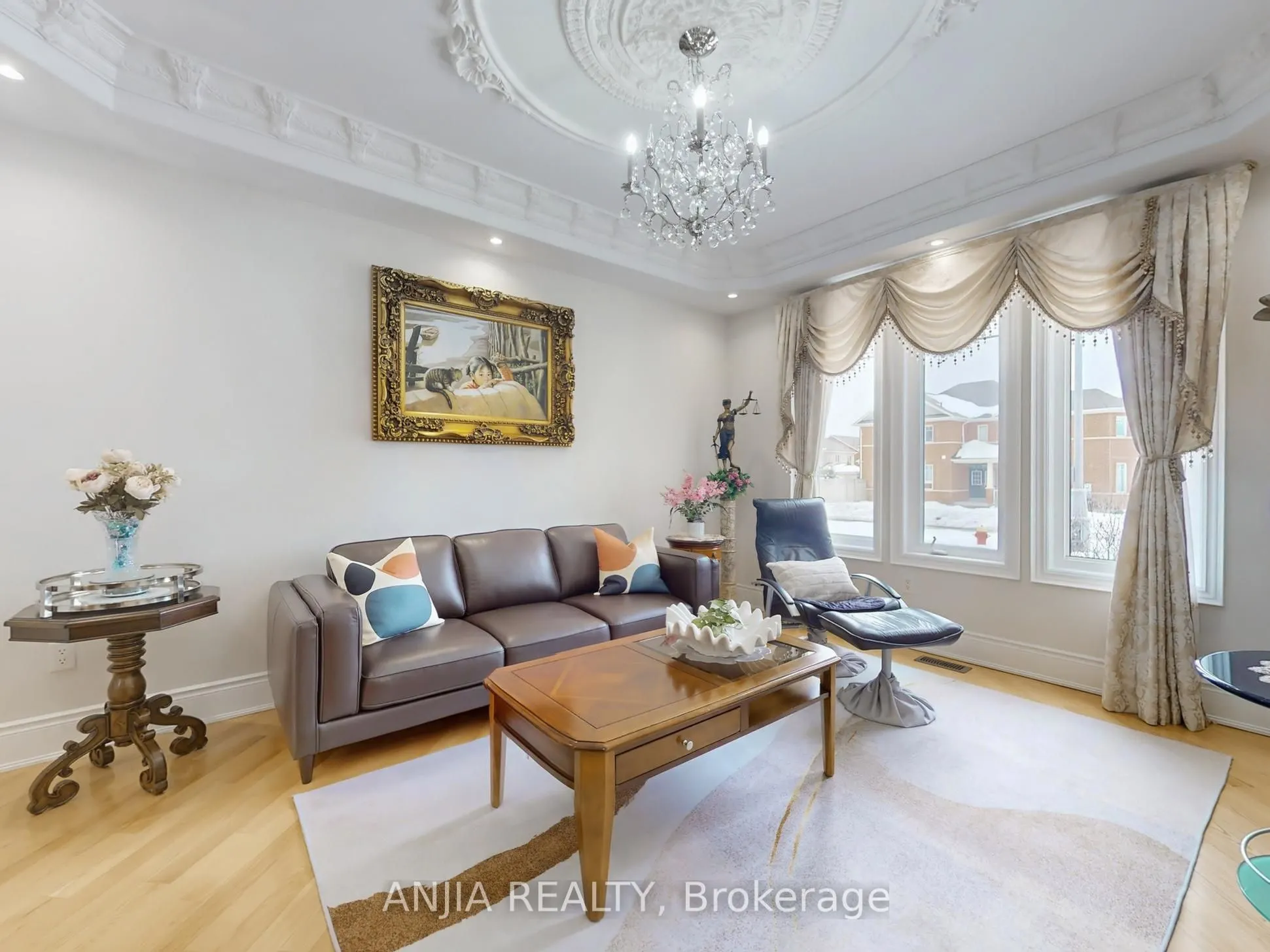 28 Lake Forest Drive