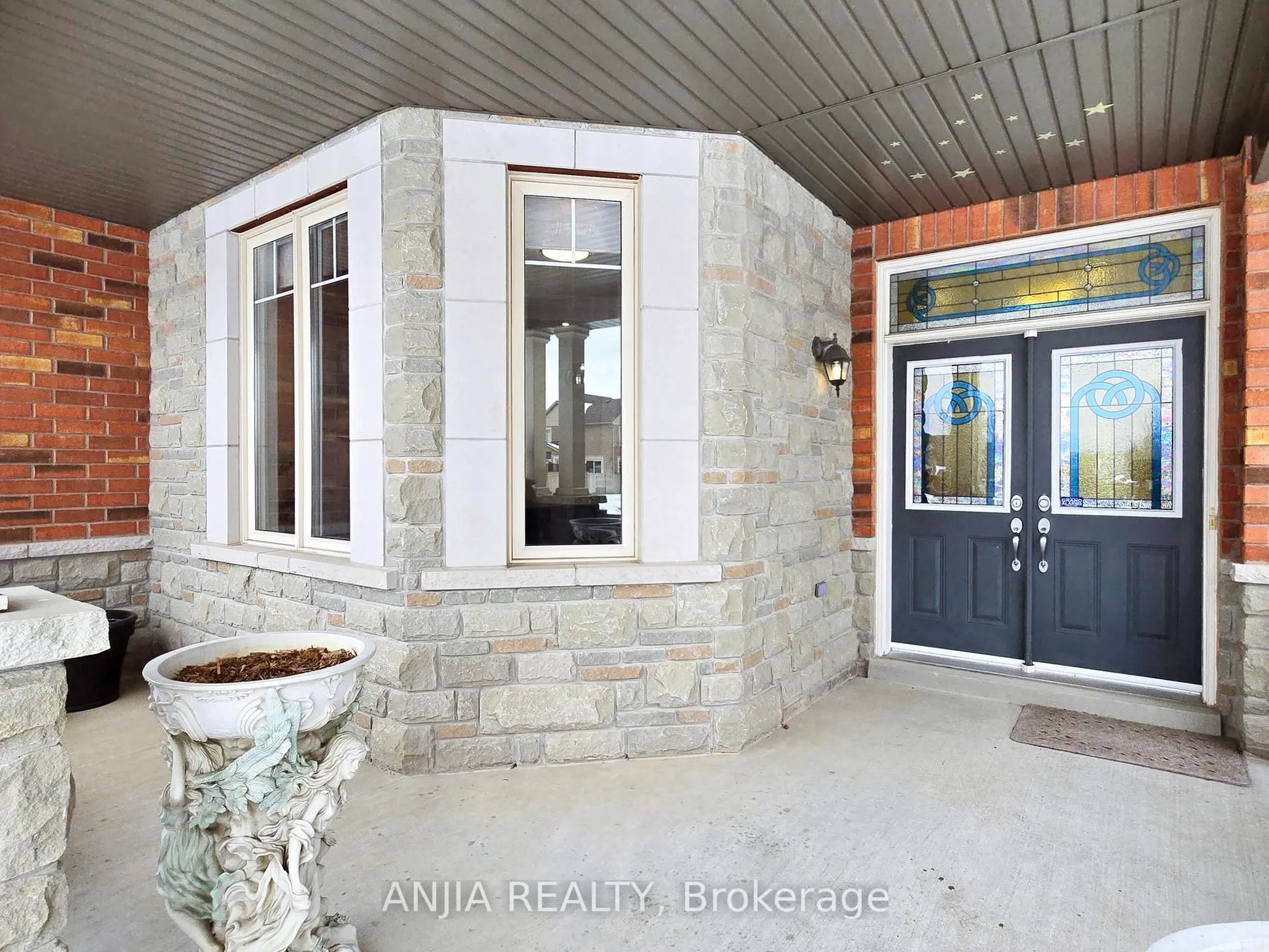 28 Lake Forest Drive