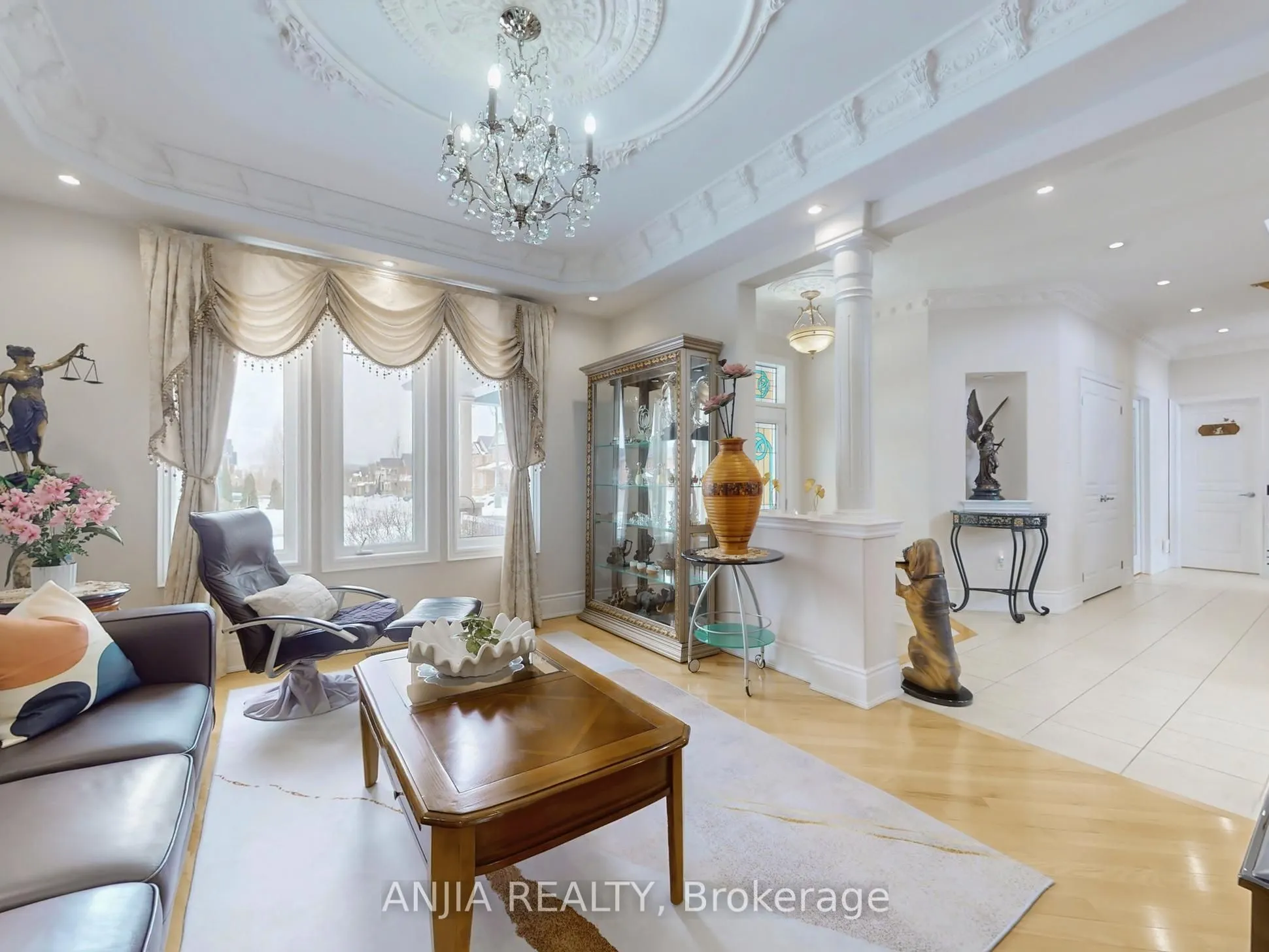 28 Lake Forest Drive