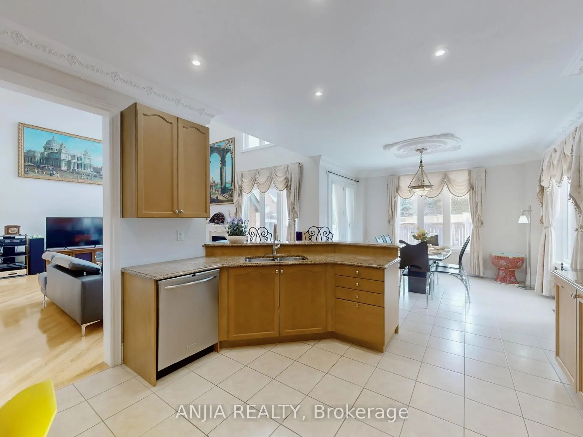 28 Lake Forest Drive