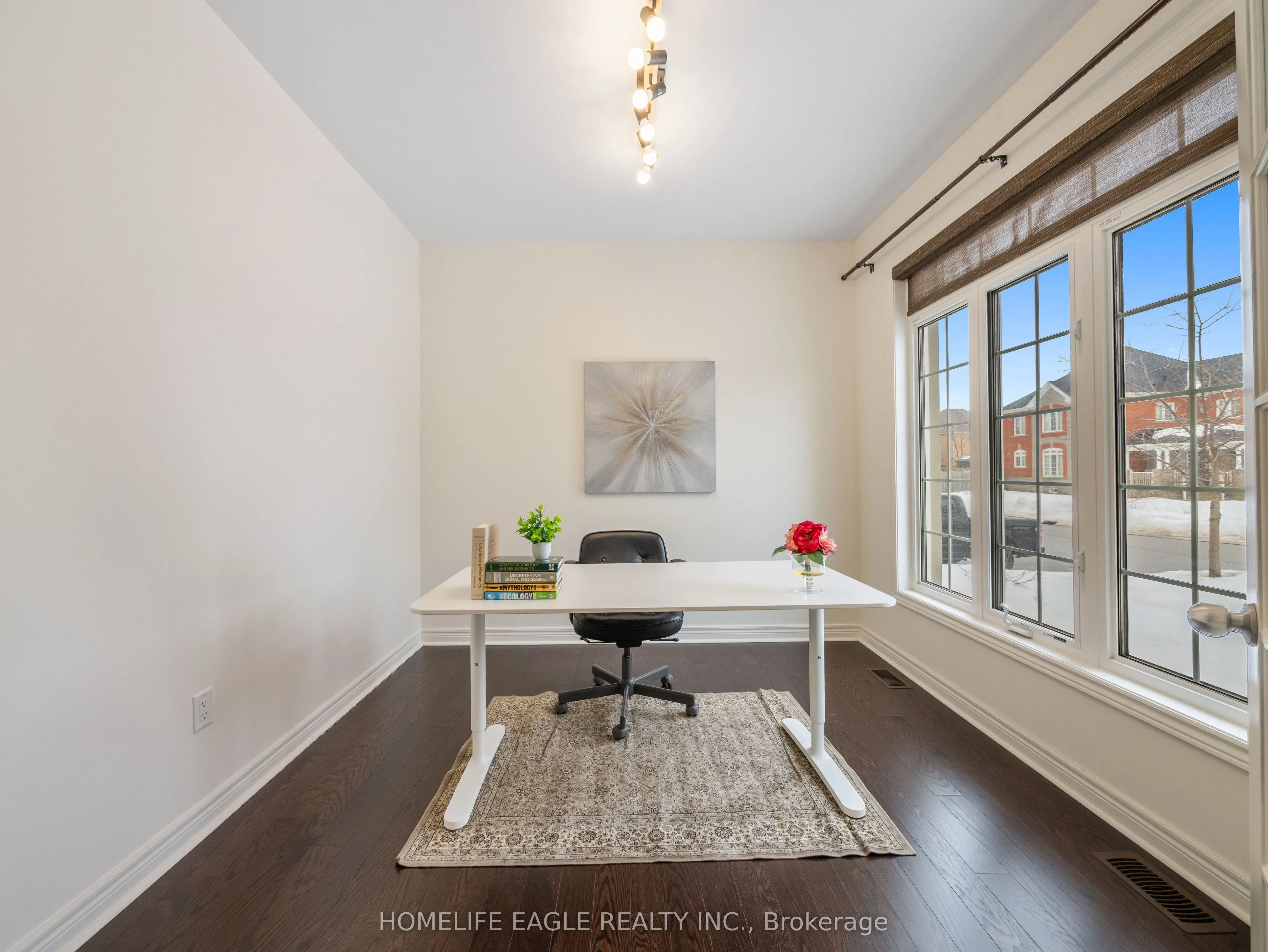 27 Scarlet Way