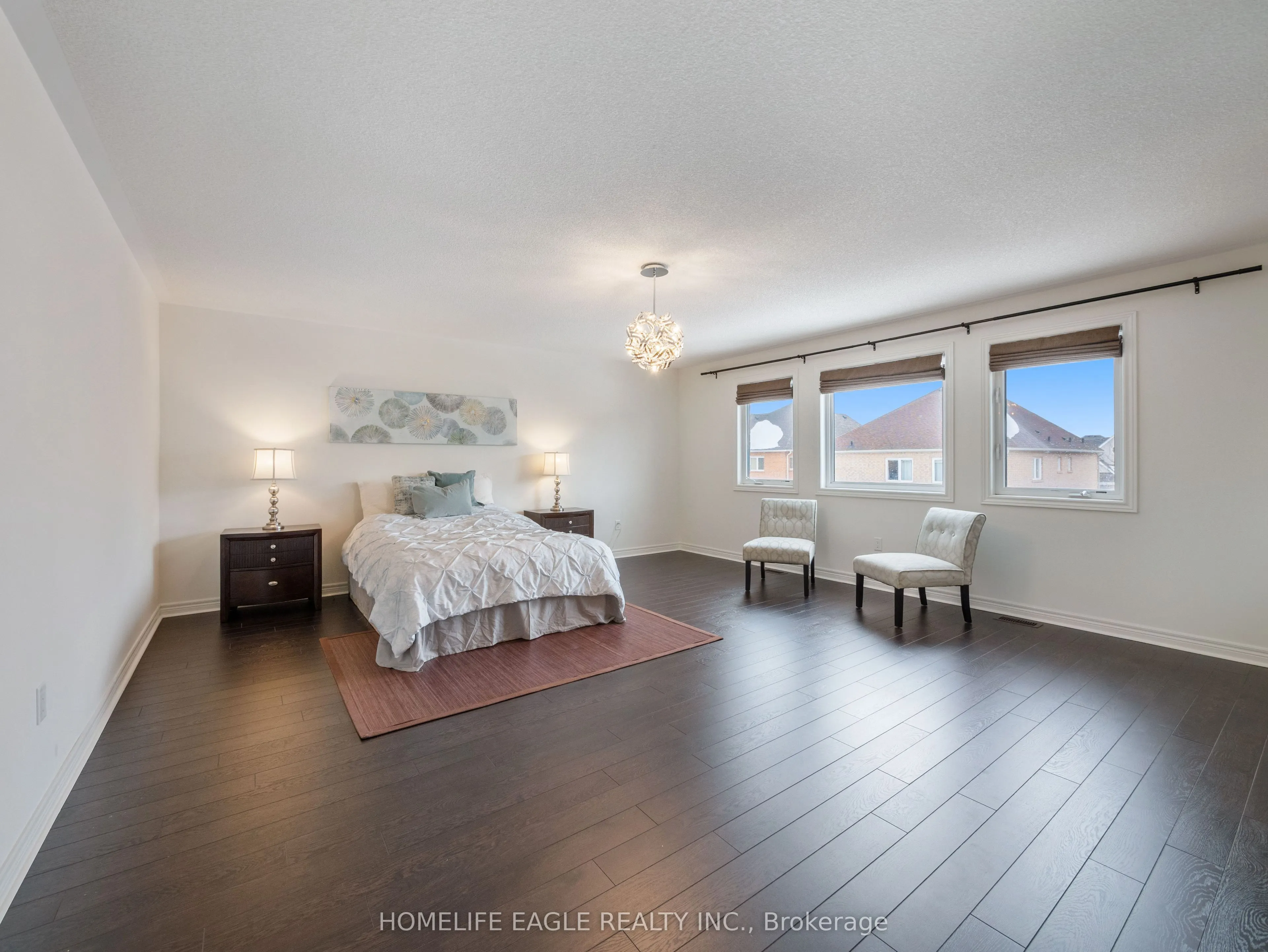27 Scarlet Way