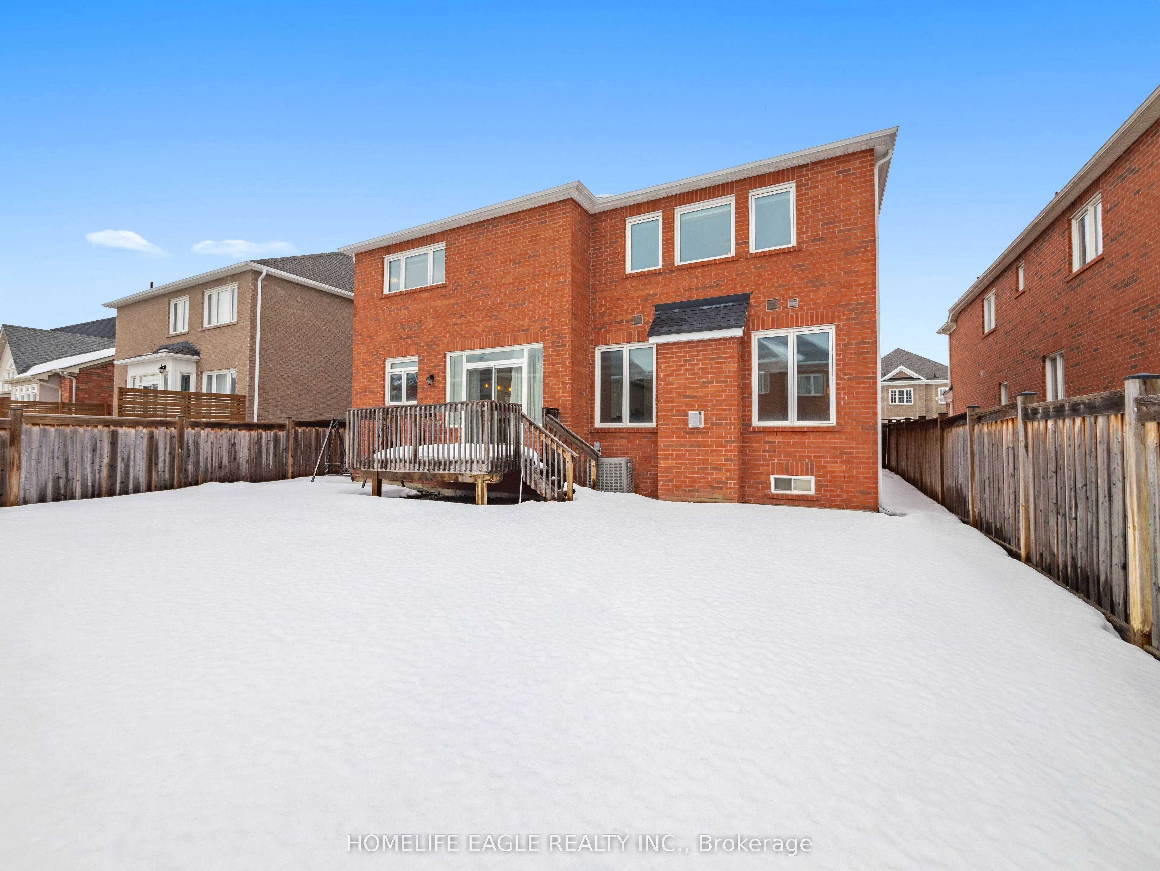 27 Scarlet Way