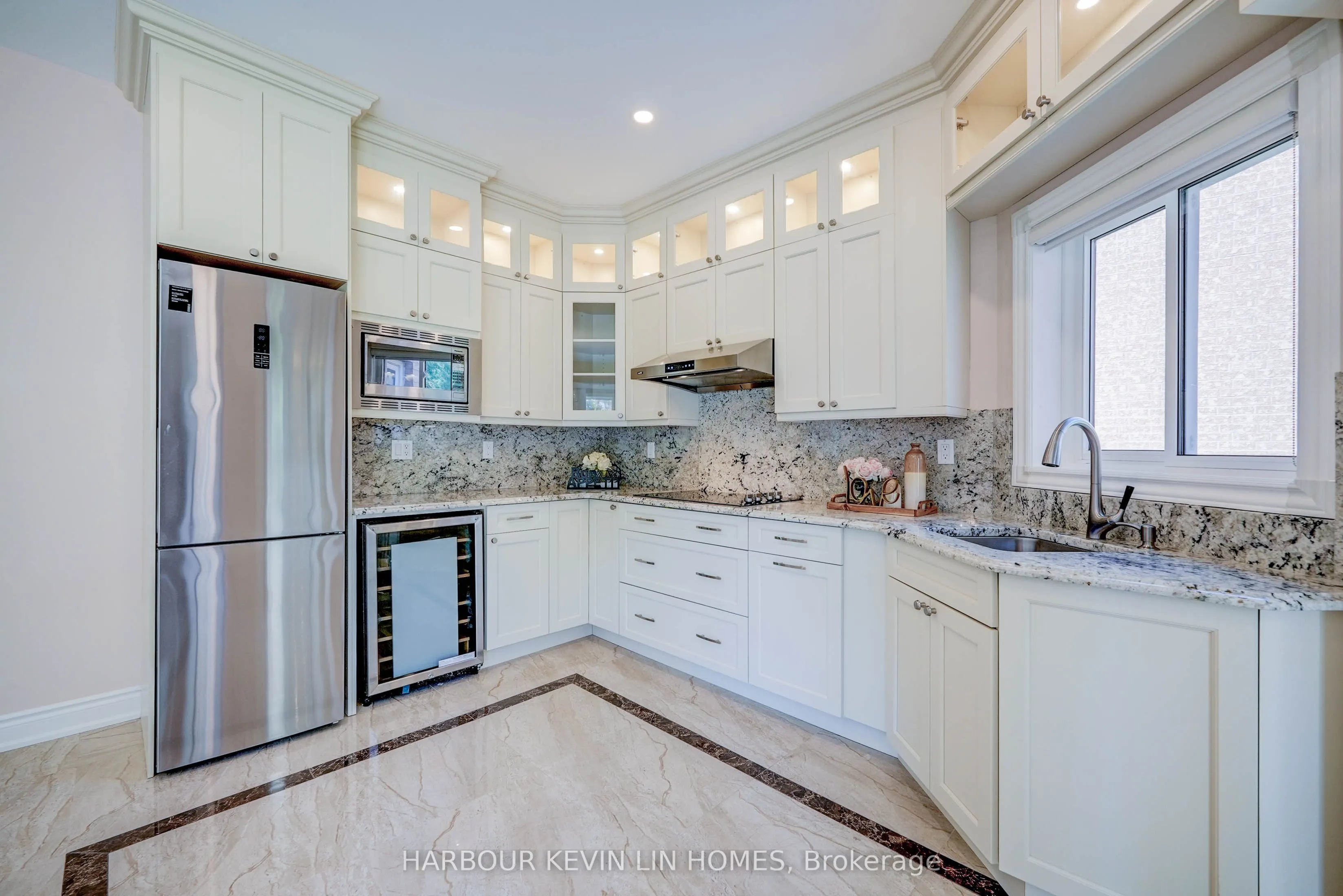 45 Henricks Crescent