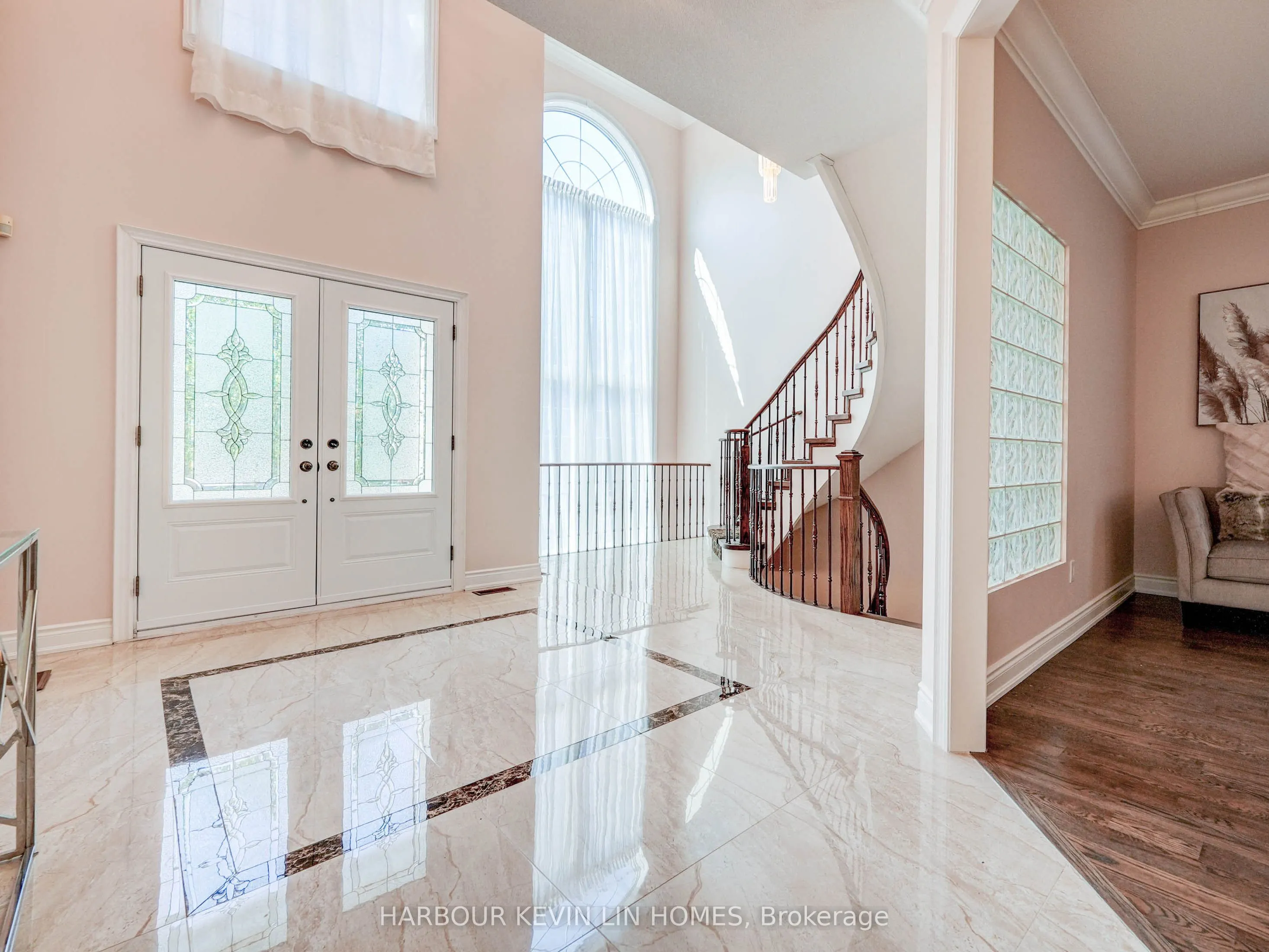 45 Henricks Crescent