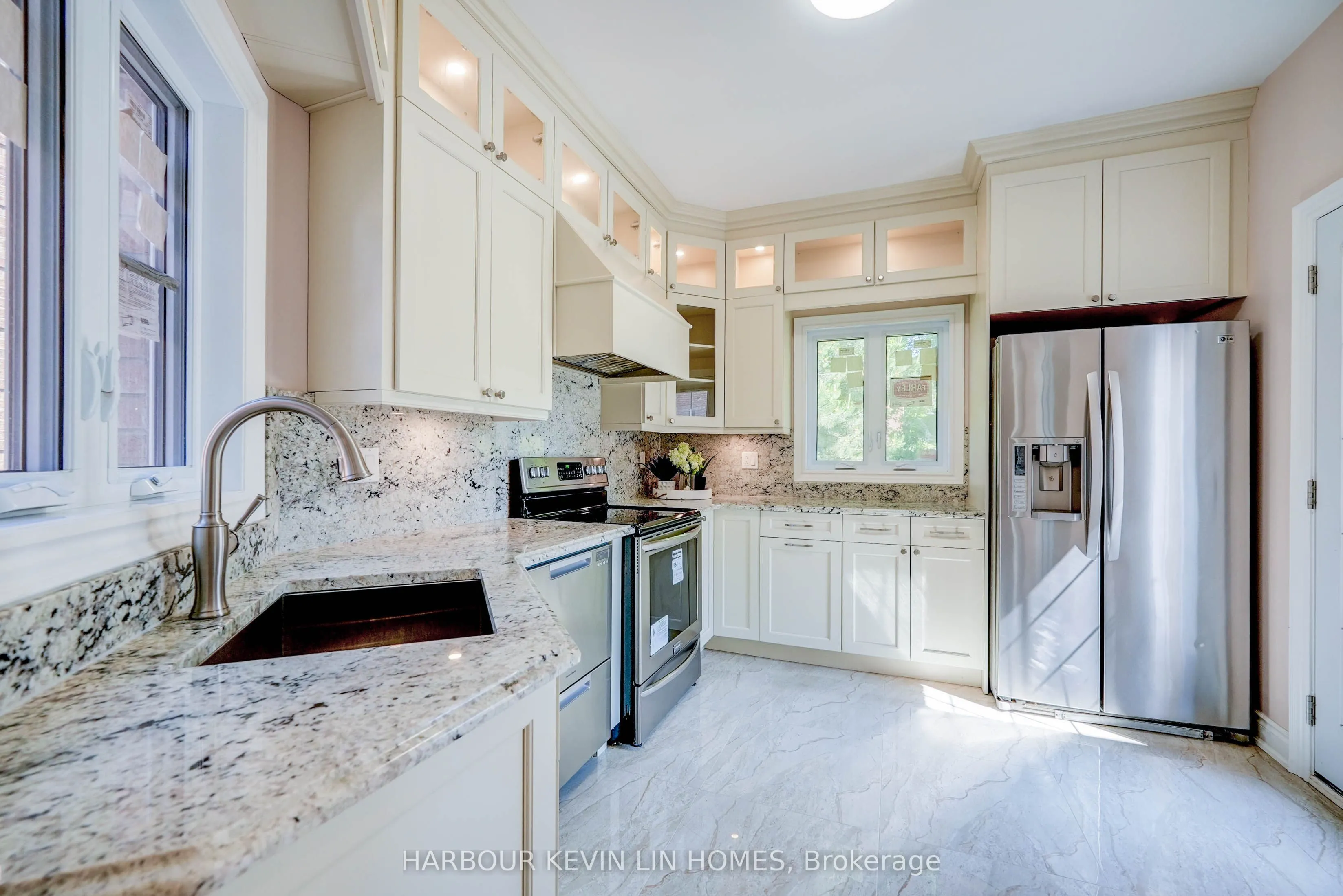 45 Henricks Crescent