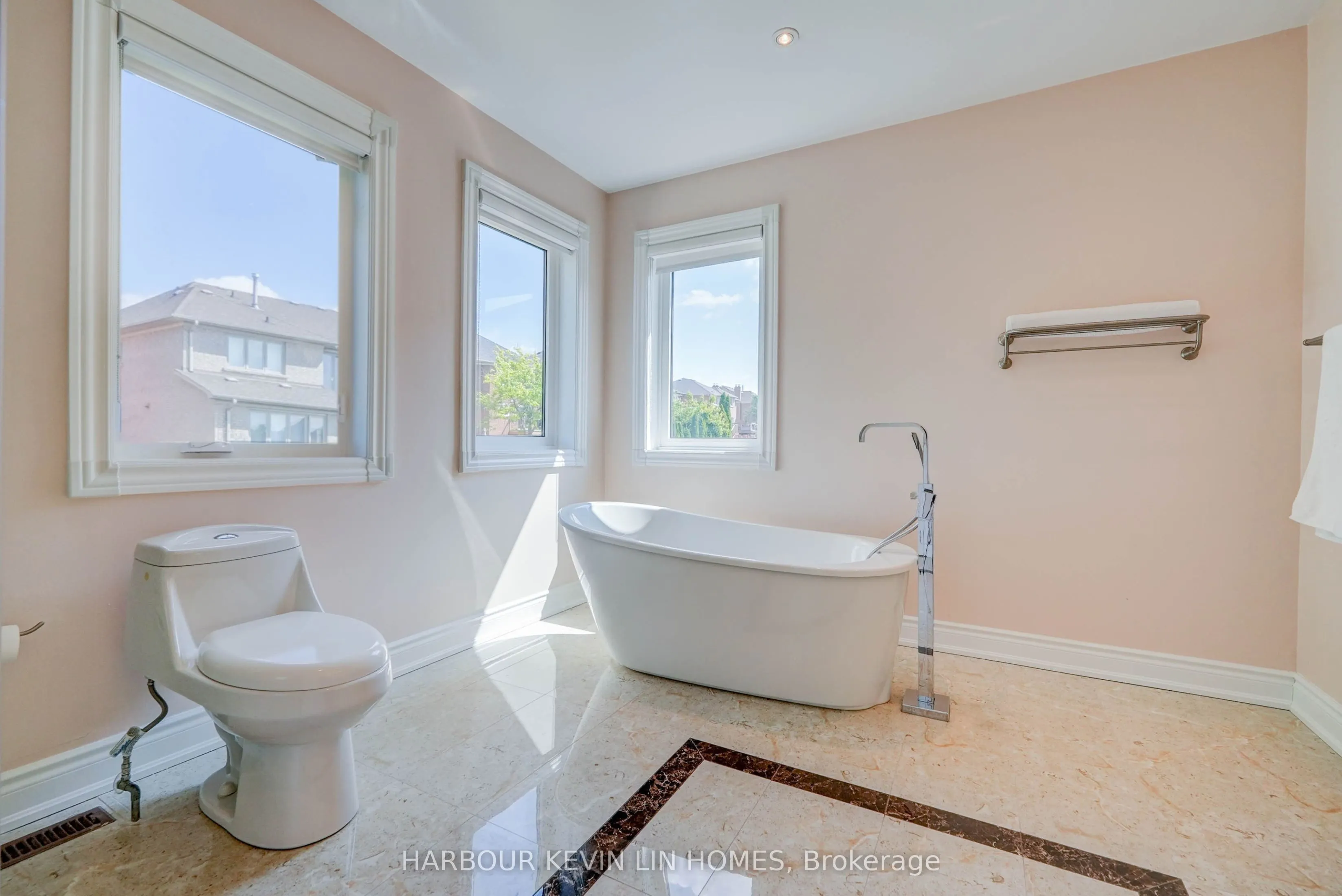 45 Henricks Crescent