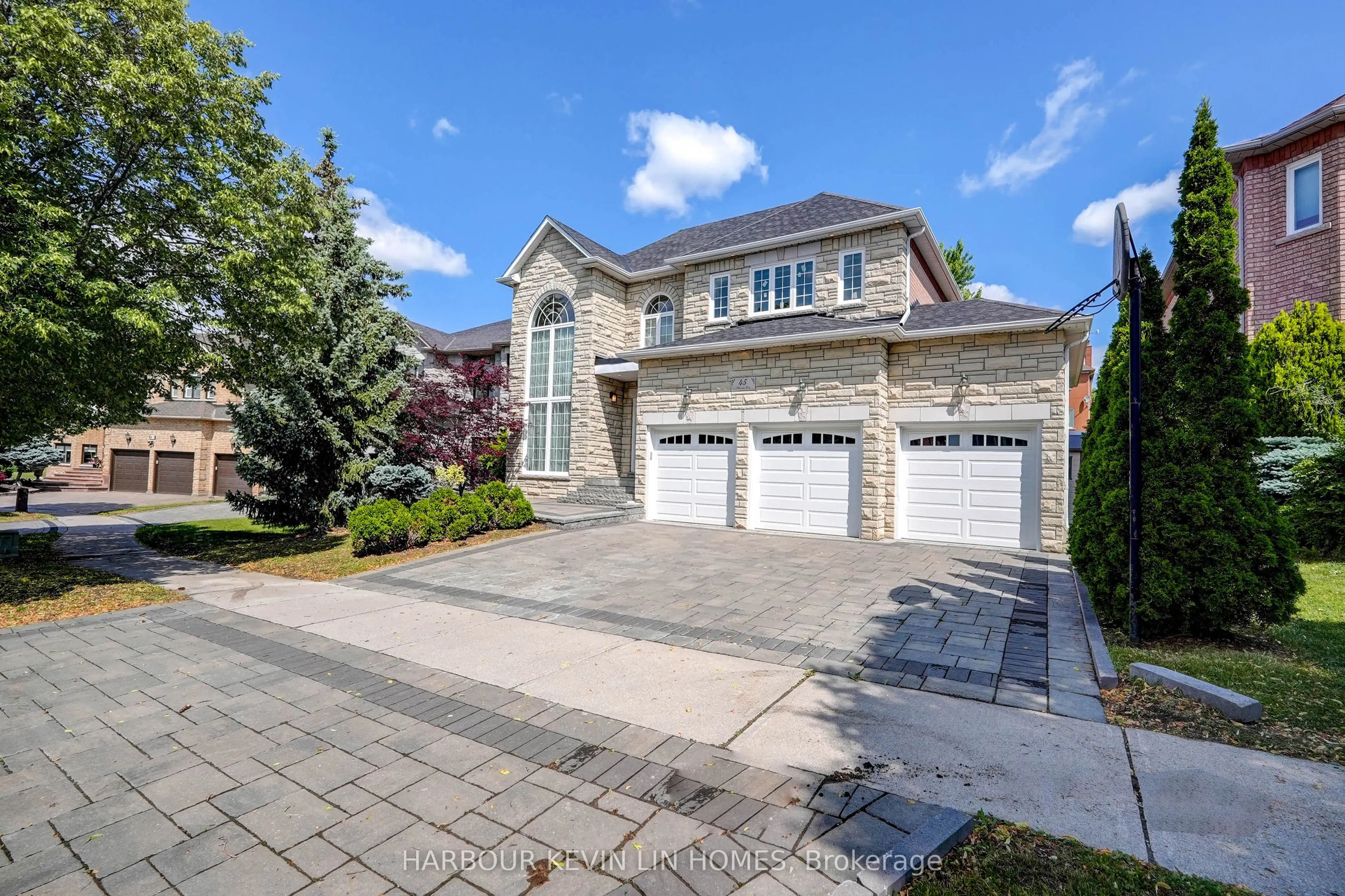 45 Henricks Crescent