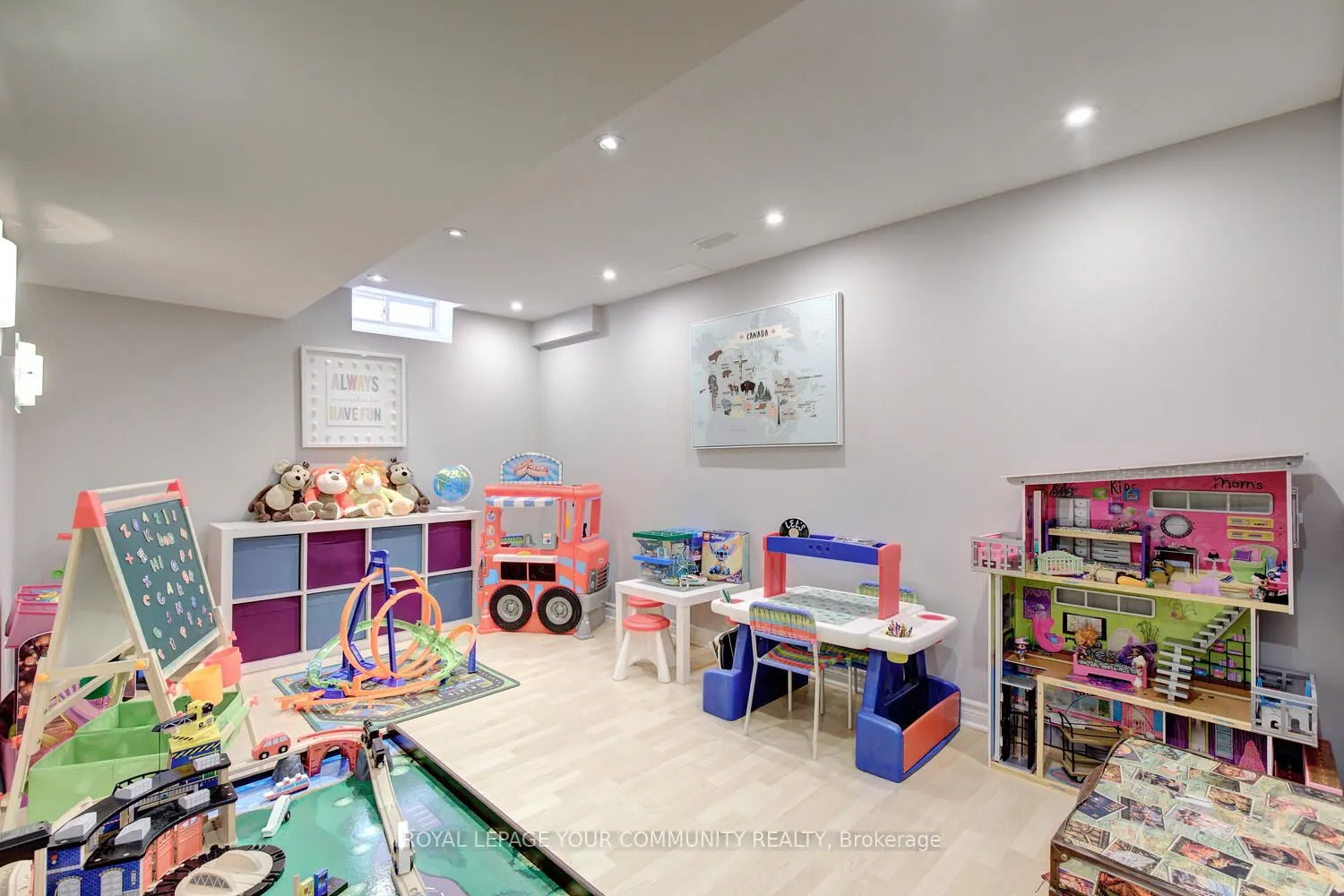 185 Chayna Crescent
