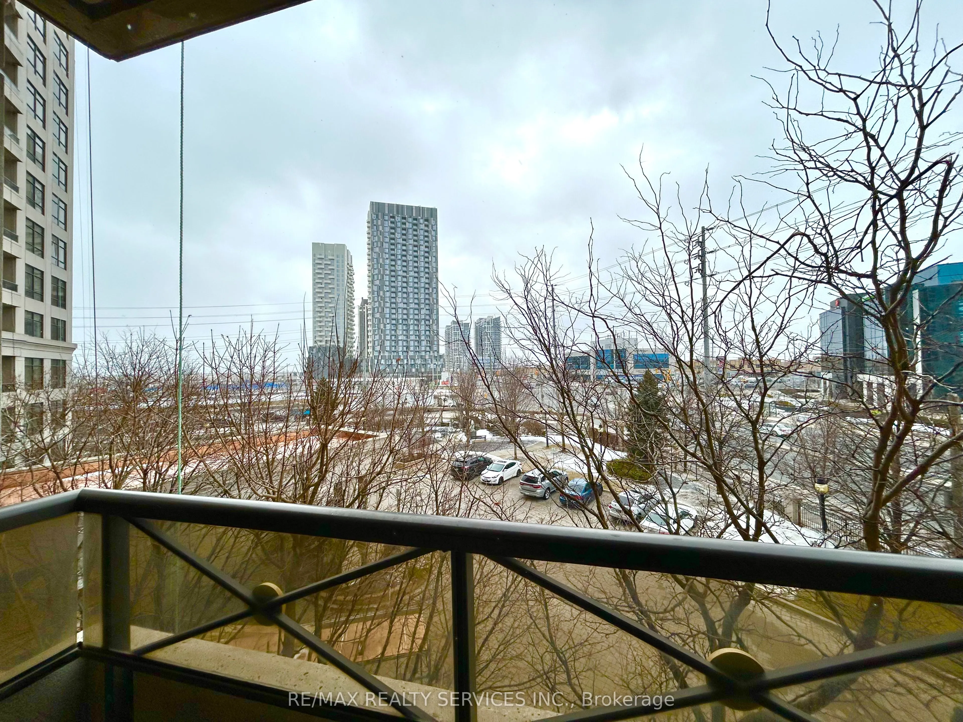 9225 Jane Street, #303